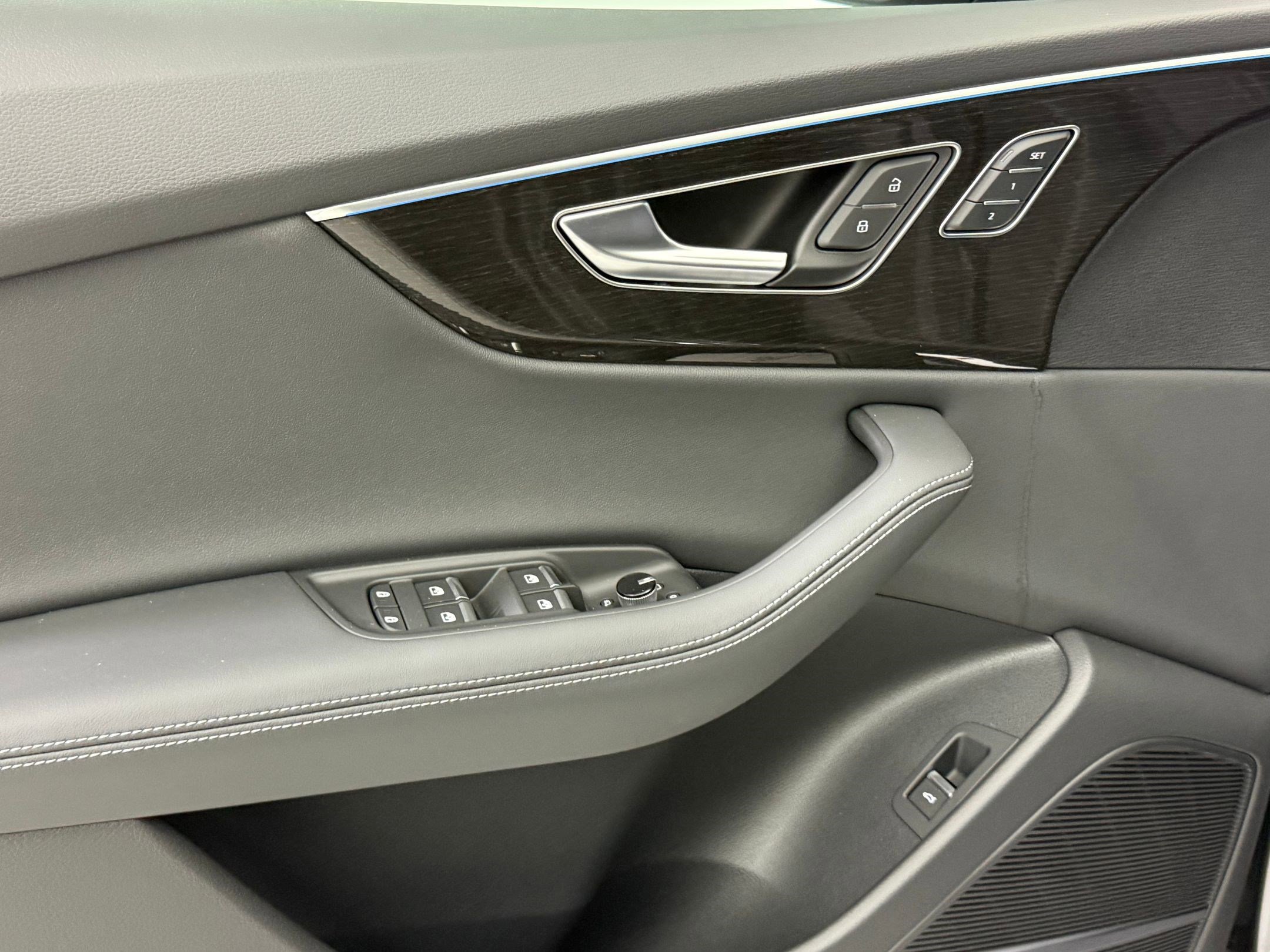 2026 Audi Q8 Premium Plus - Photo 25