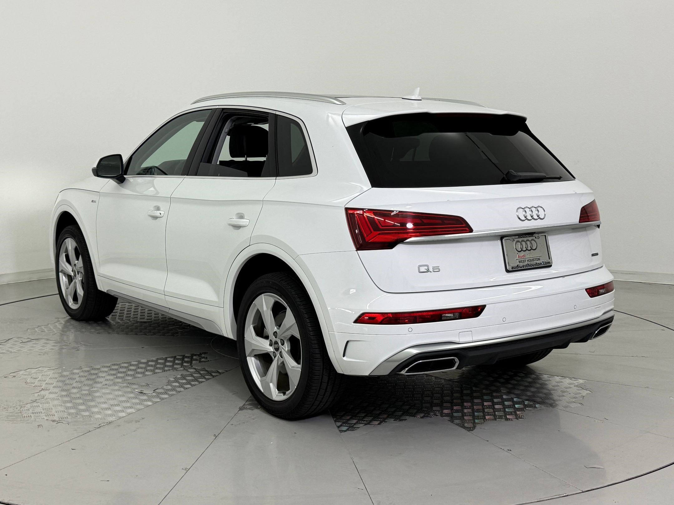 2025 Audi Q5 S line Premium Plus photo 3