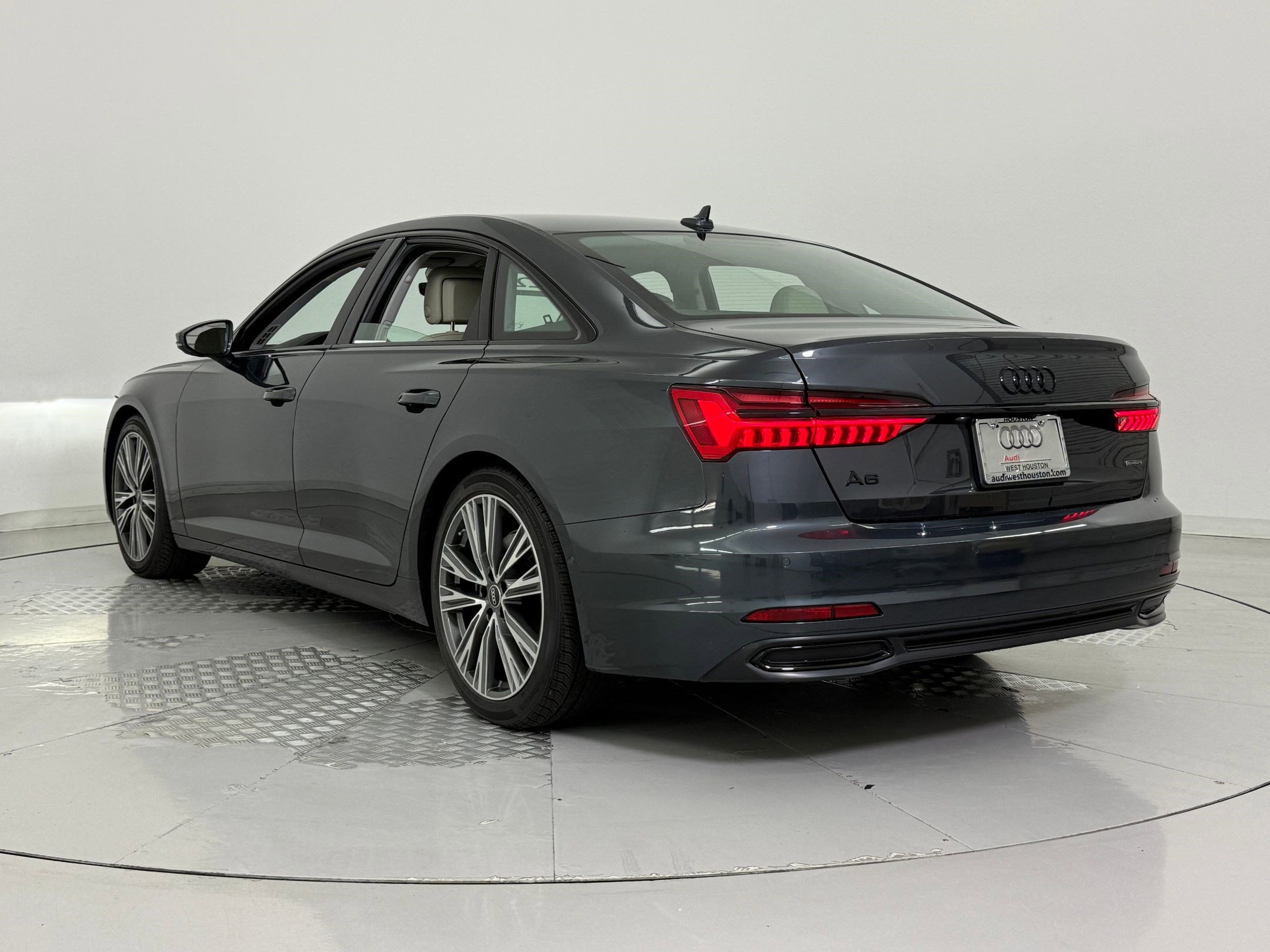2022 Audi A6 Quattro Premium Plus photo 2