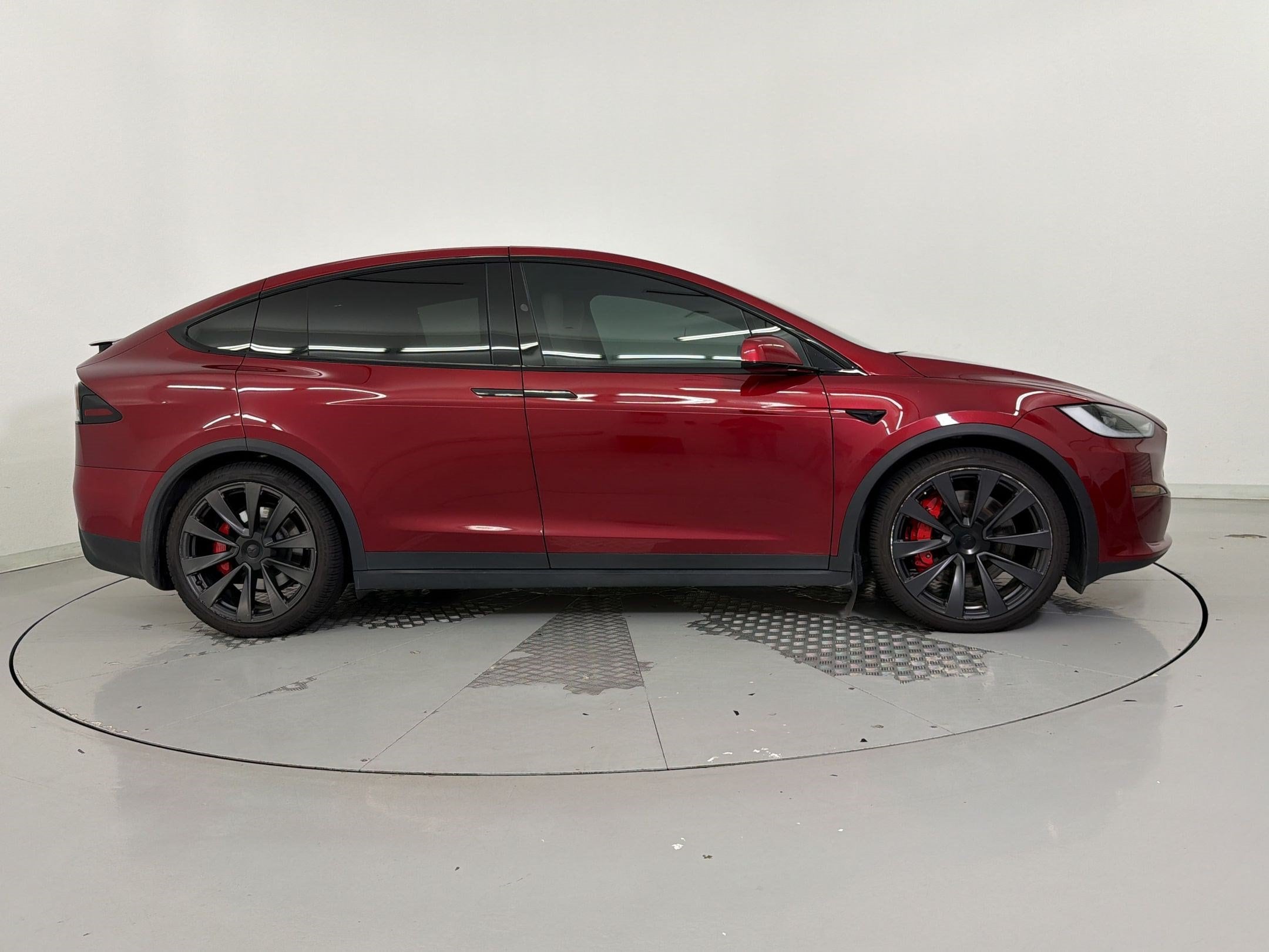 Model X Plaid SUV