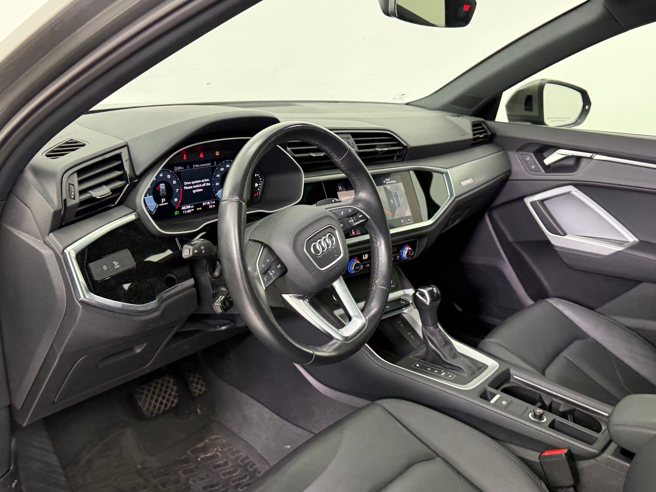 2022 Audi Q3 S line Premium Plus photo 3