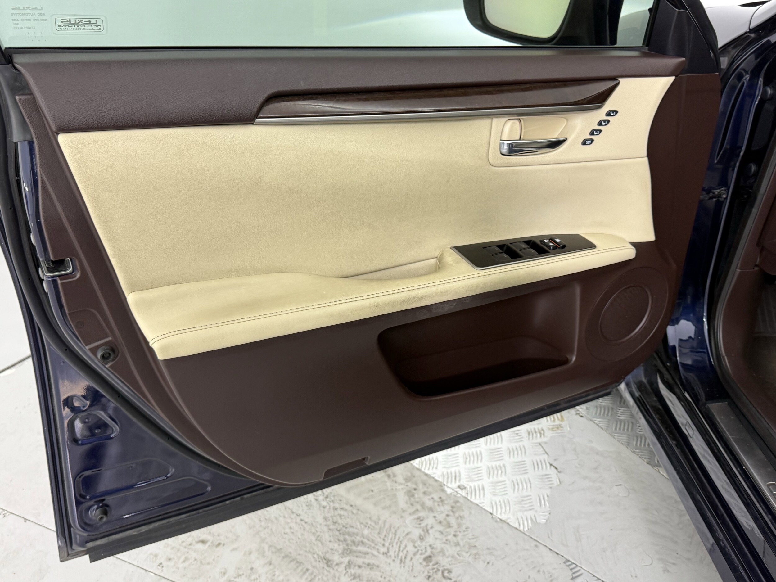 Used 2017 LEXUS ES For Sale near Houston TX | Stock: THU076817