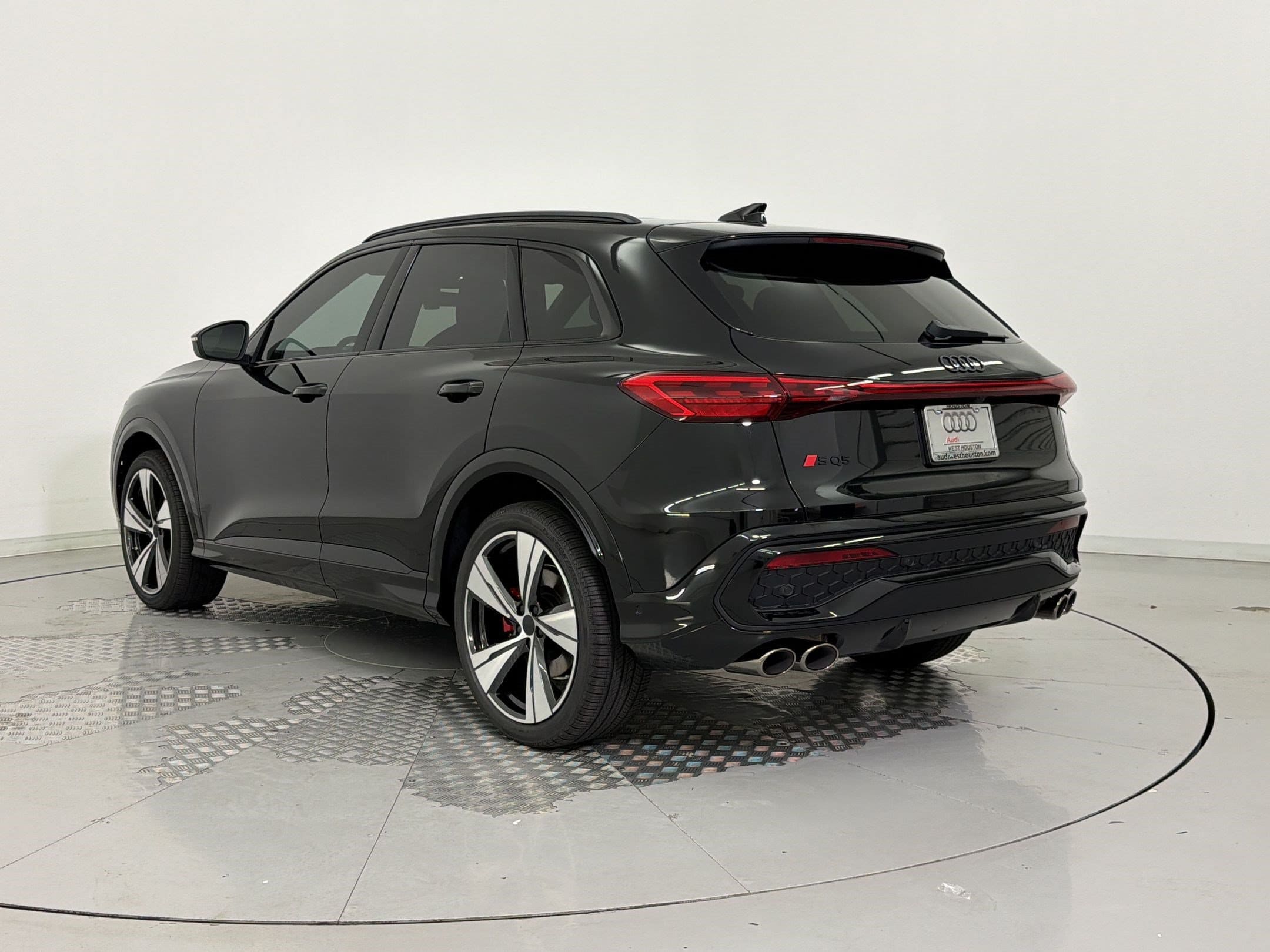 SQ5 Premium Plus SUV