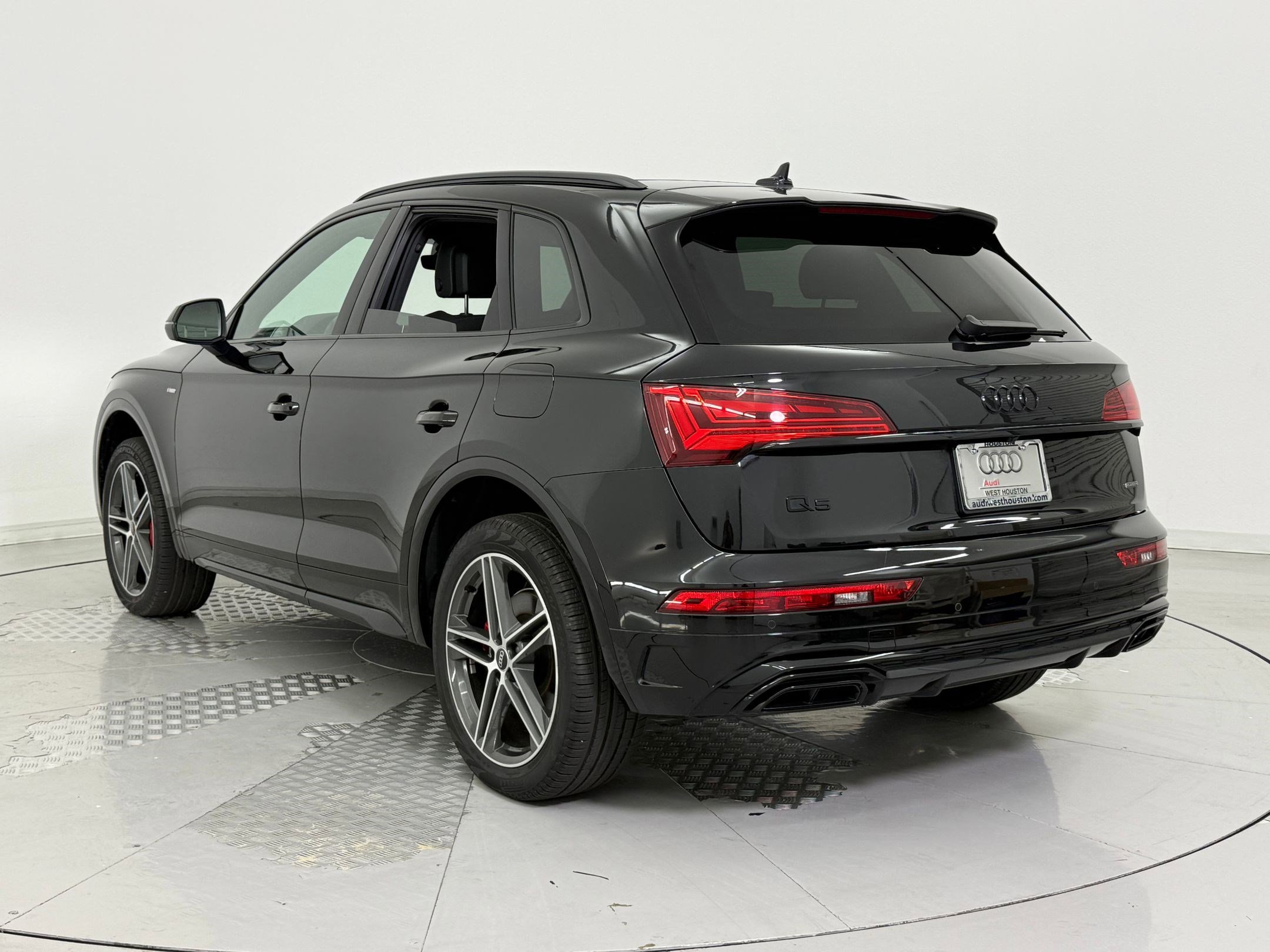 2025 Audi Q5 S line Premium Plus photo 2