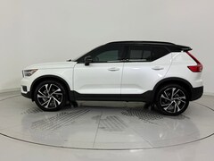 Used 2022 Volvo XC40 R-Design SUV for sale in Houston