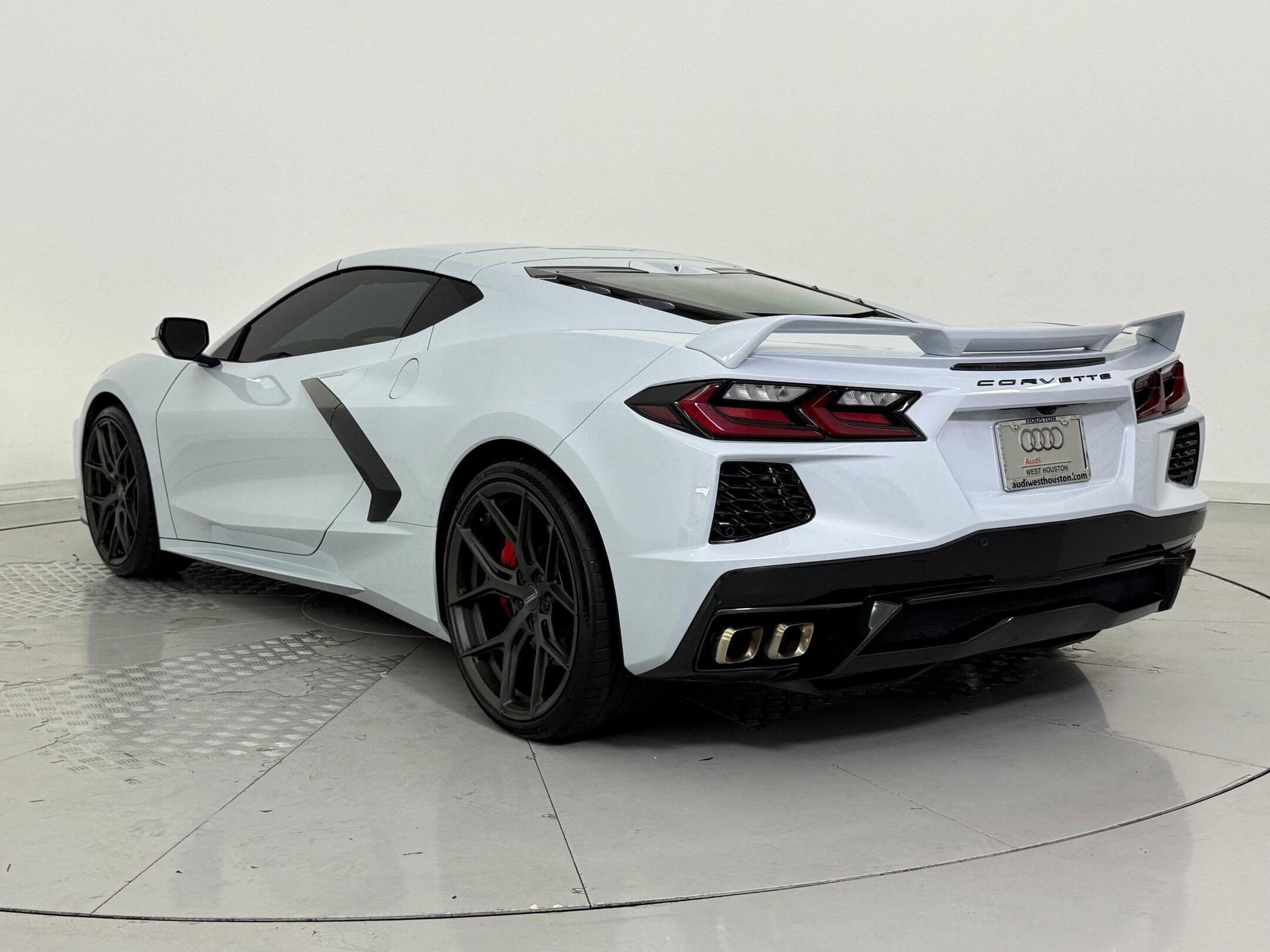 2023 Chevrolet Corvette 2LT photo 3