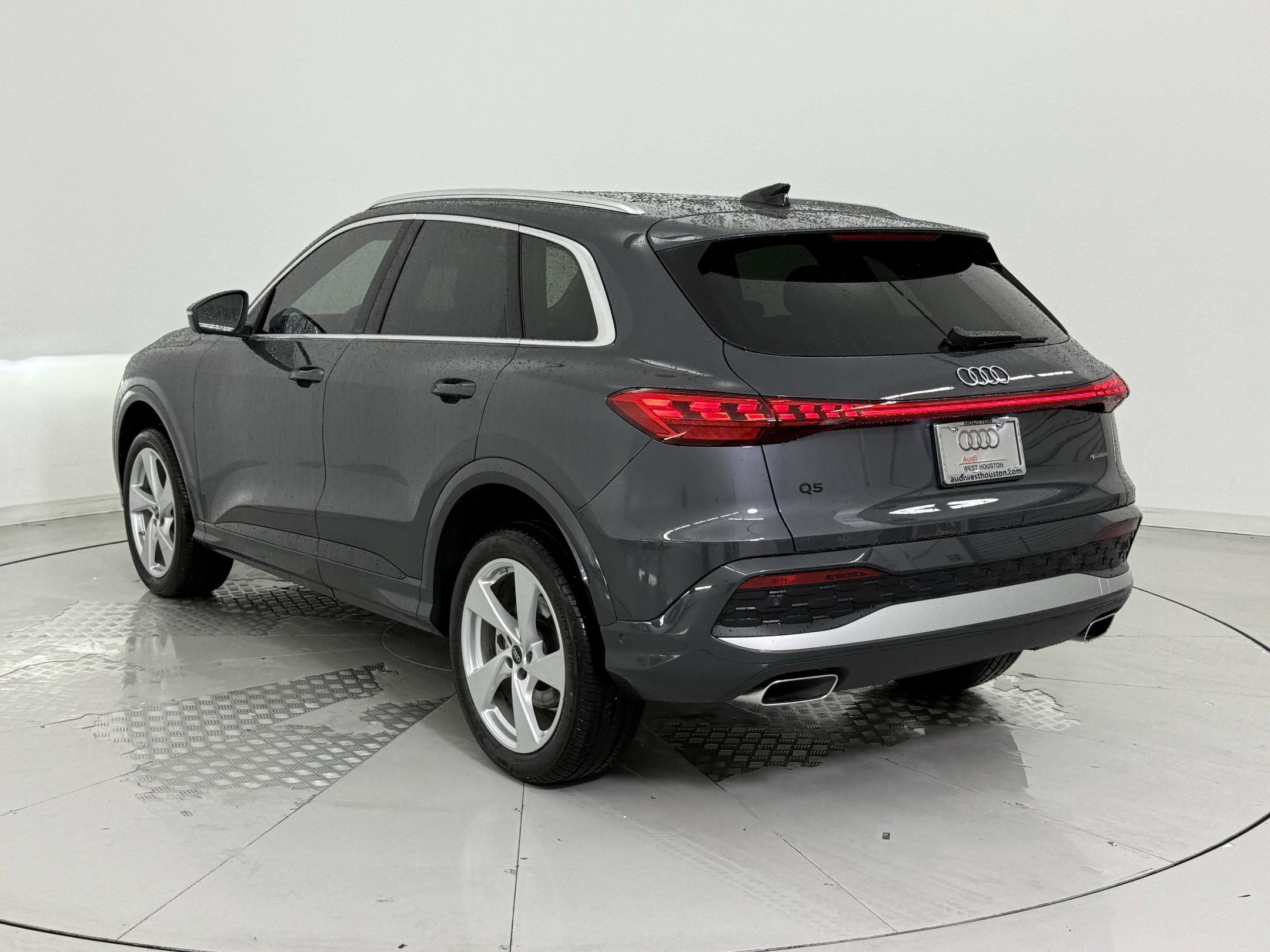 2025 Audi Q5 2.0T Premium Plus photo 3