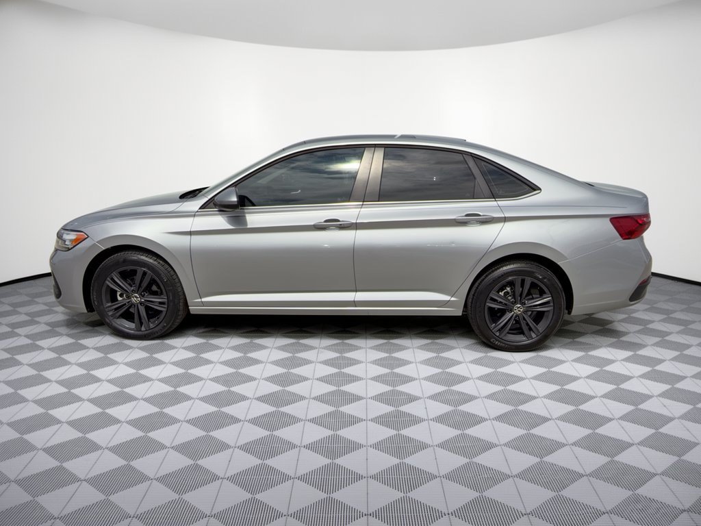 Used 2024 Volkswagen Jetta SE Sedan