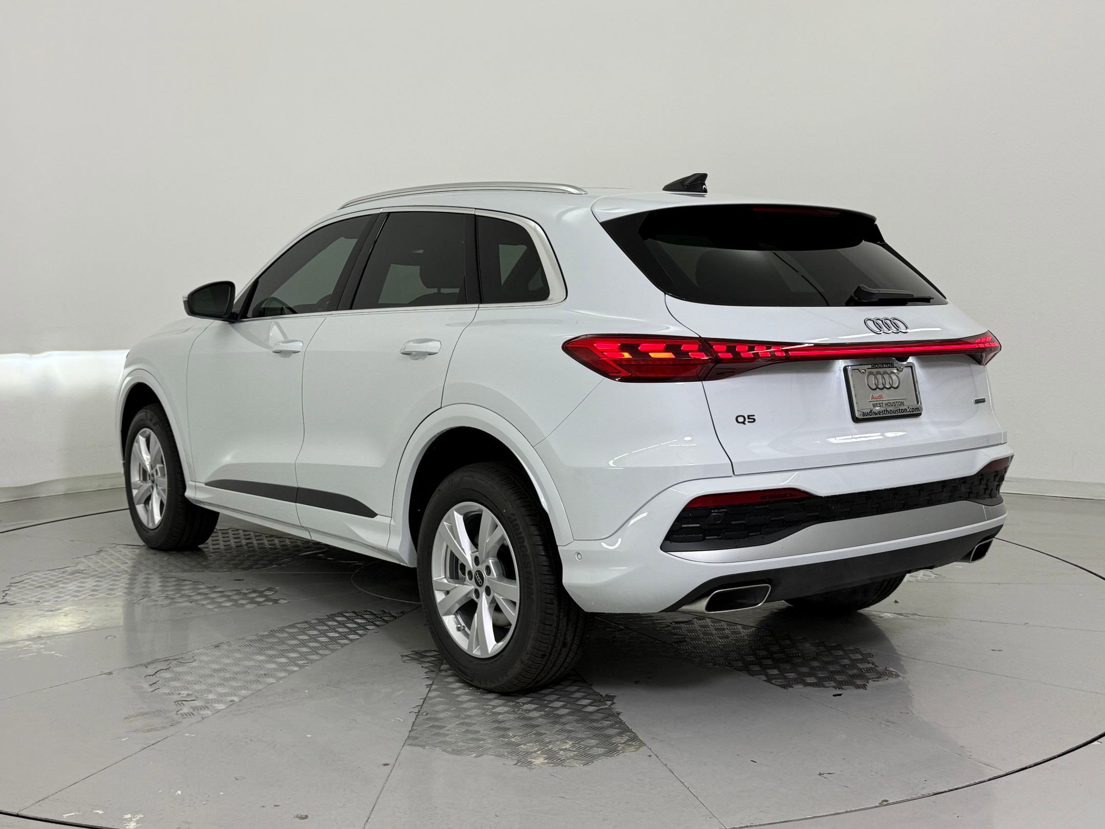 2025 Audi Q5 2.0T Premium photo 2