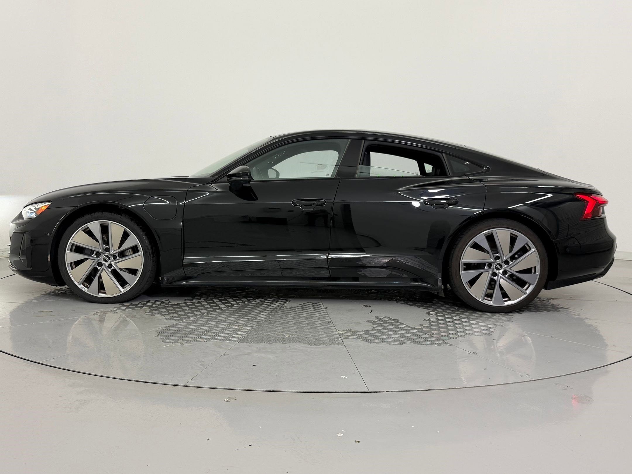 Used 2022 Audi e-tron GT Prestige with VIN WAUEJBFW2N7005979 for sale in Houston, TX