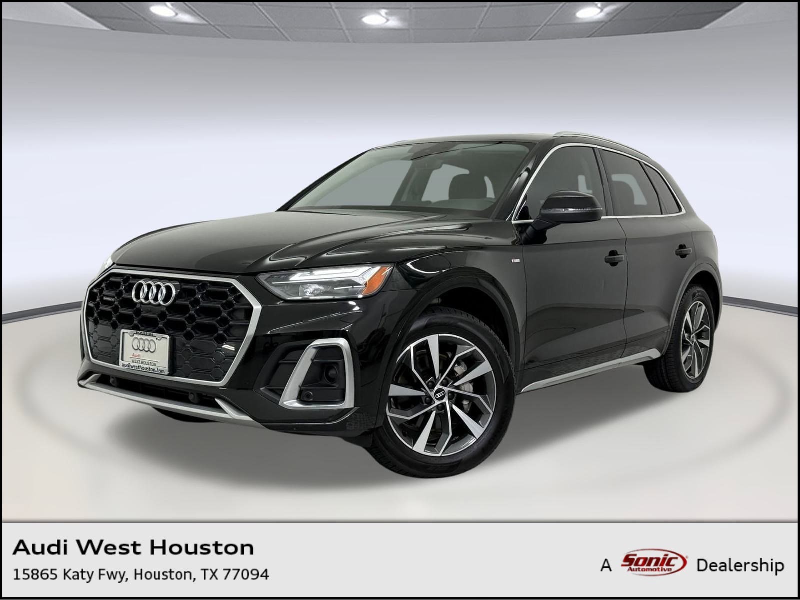 2022 Audi Q5 Premium Plus's photo