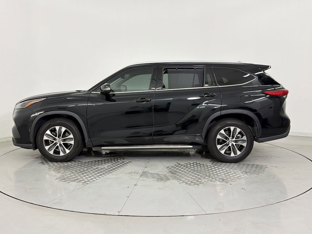 Used 2022 Toyota Highlander XLE SUV
