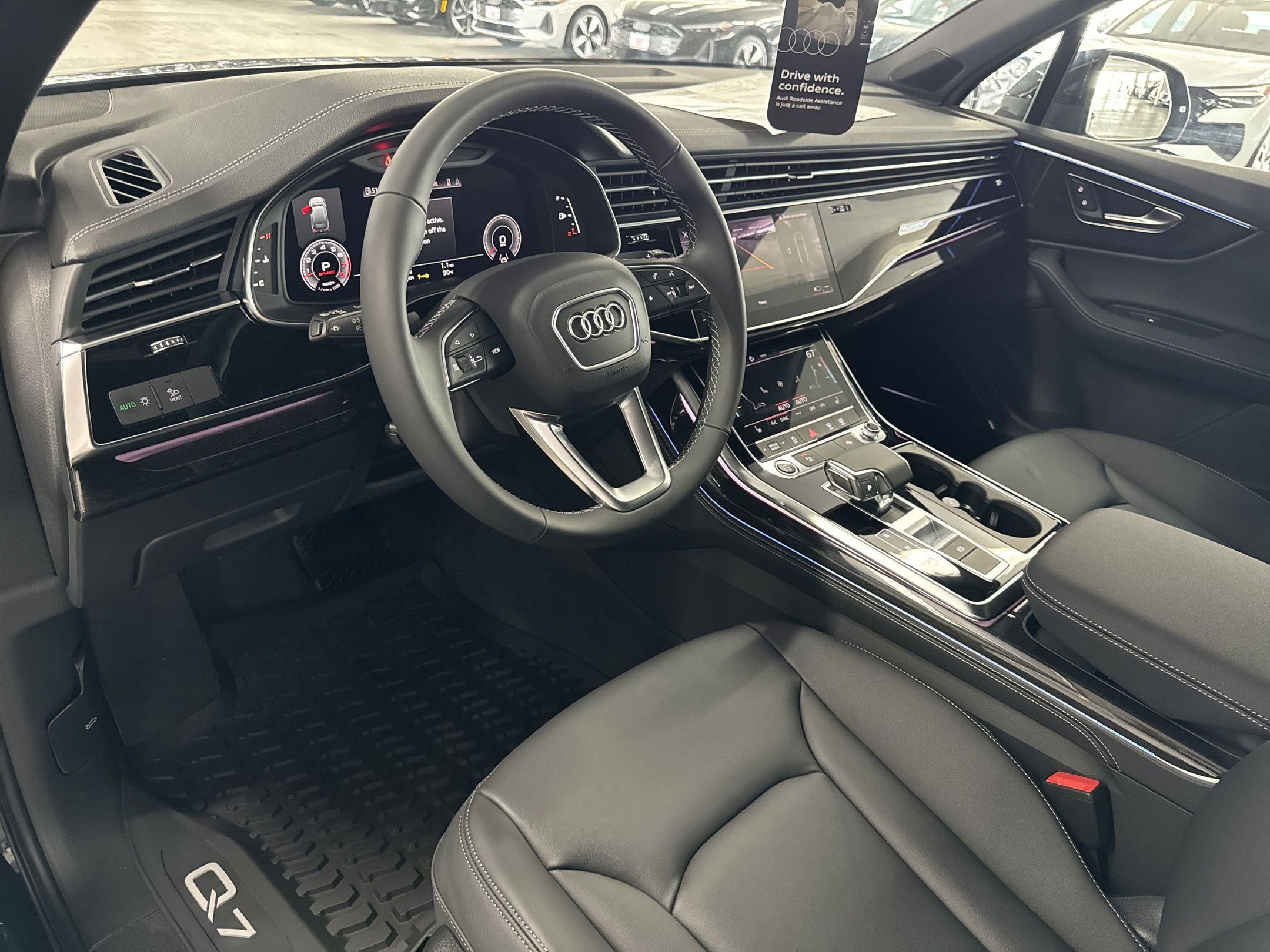 2025 Audi Q7 55 Premium Plus photo 3