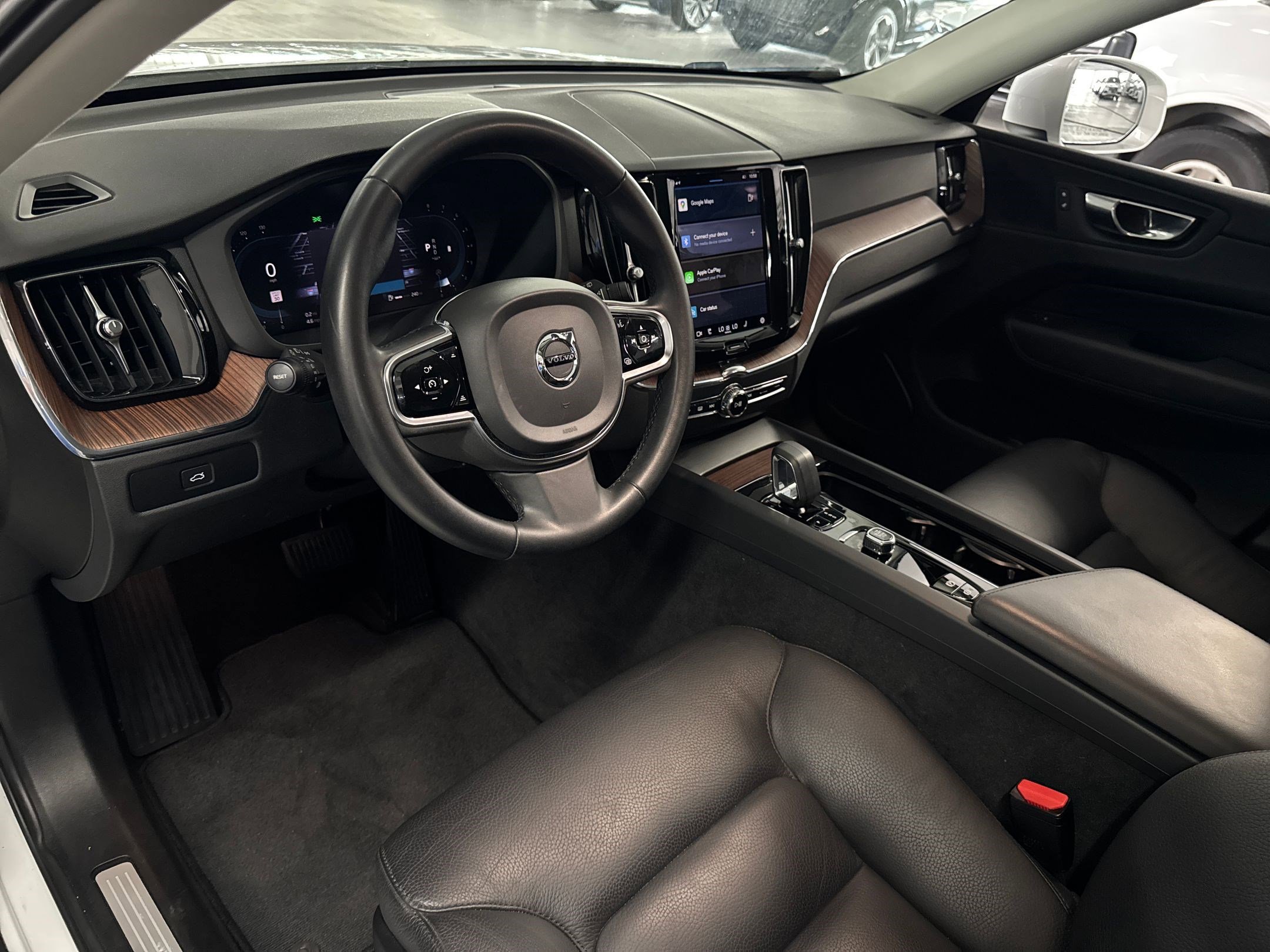 2023 Volvo XC60 Plus photo 4