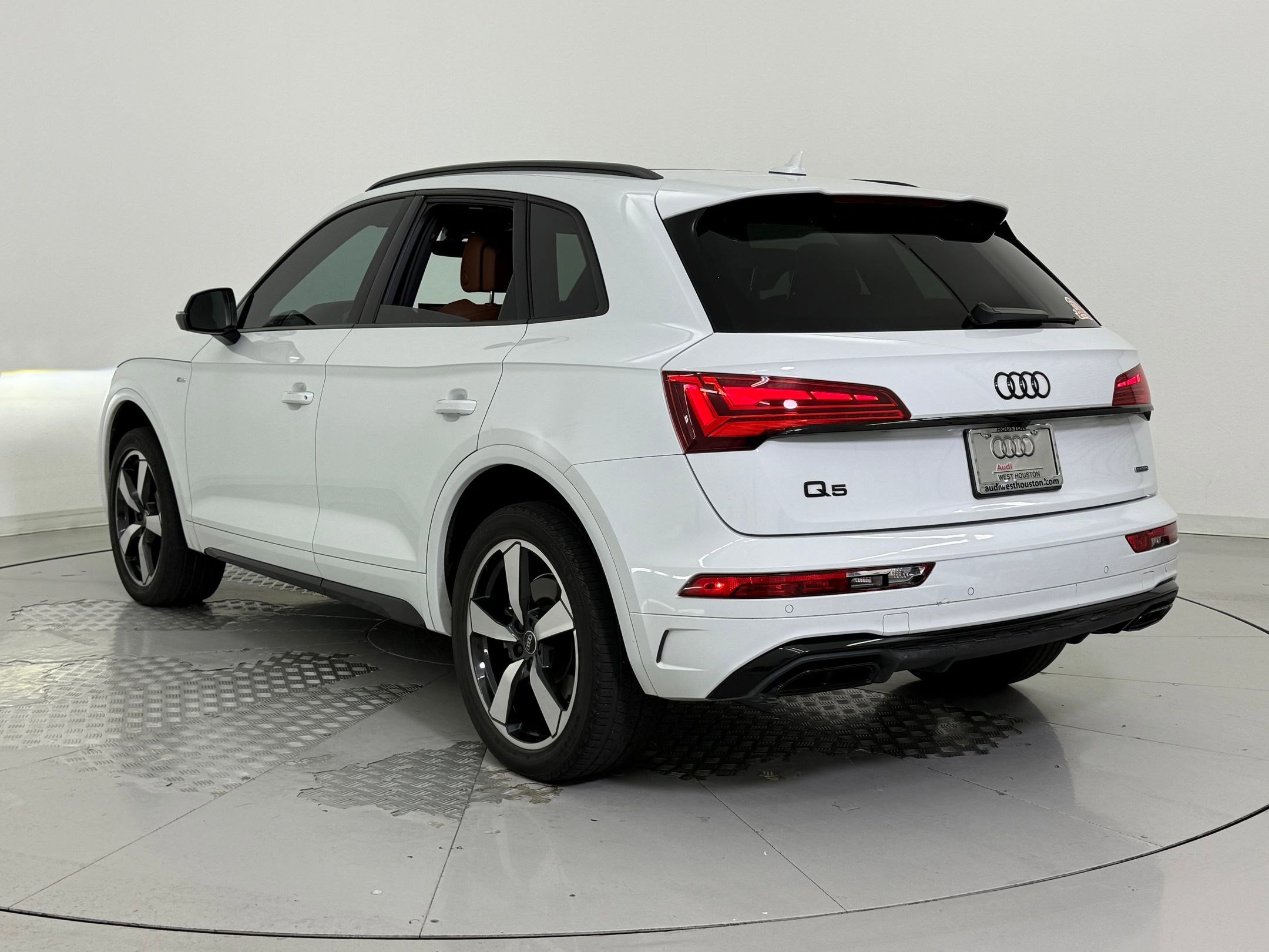 2023 Audi Q5 S line Premium Plus photo 3
