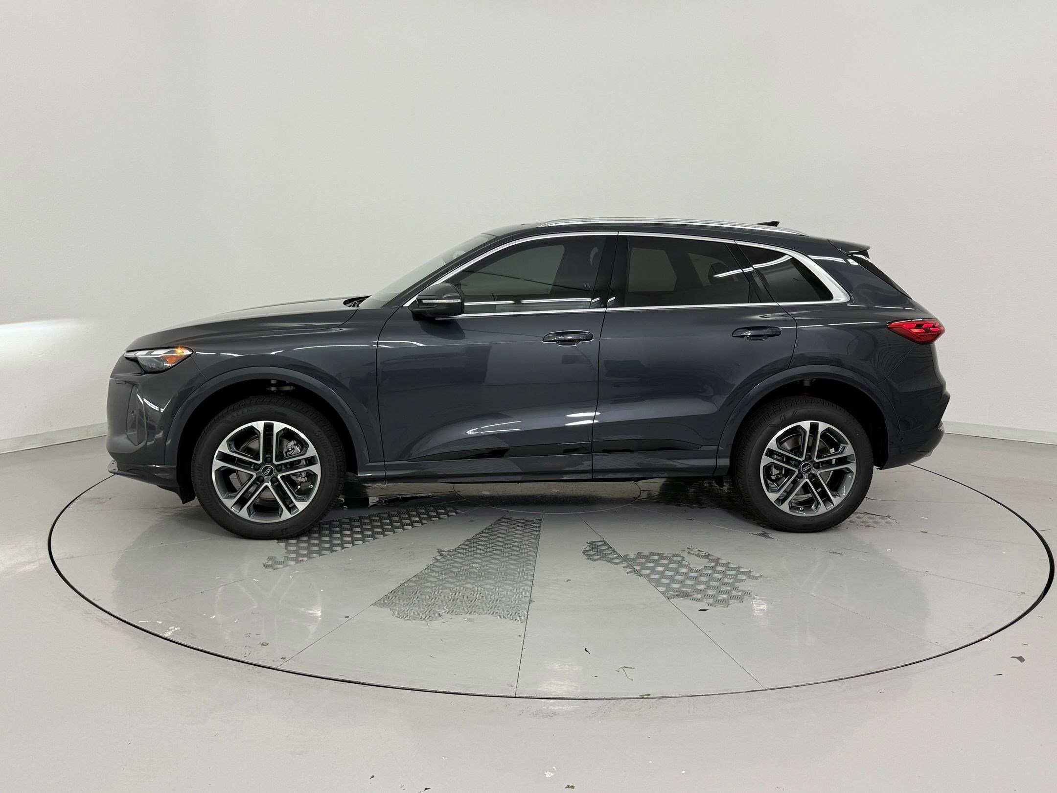 2025 Audi Q5 2.0T Premium photo 2