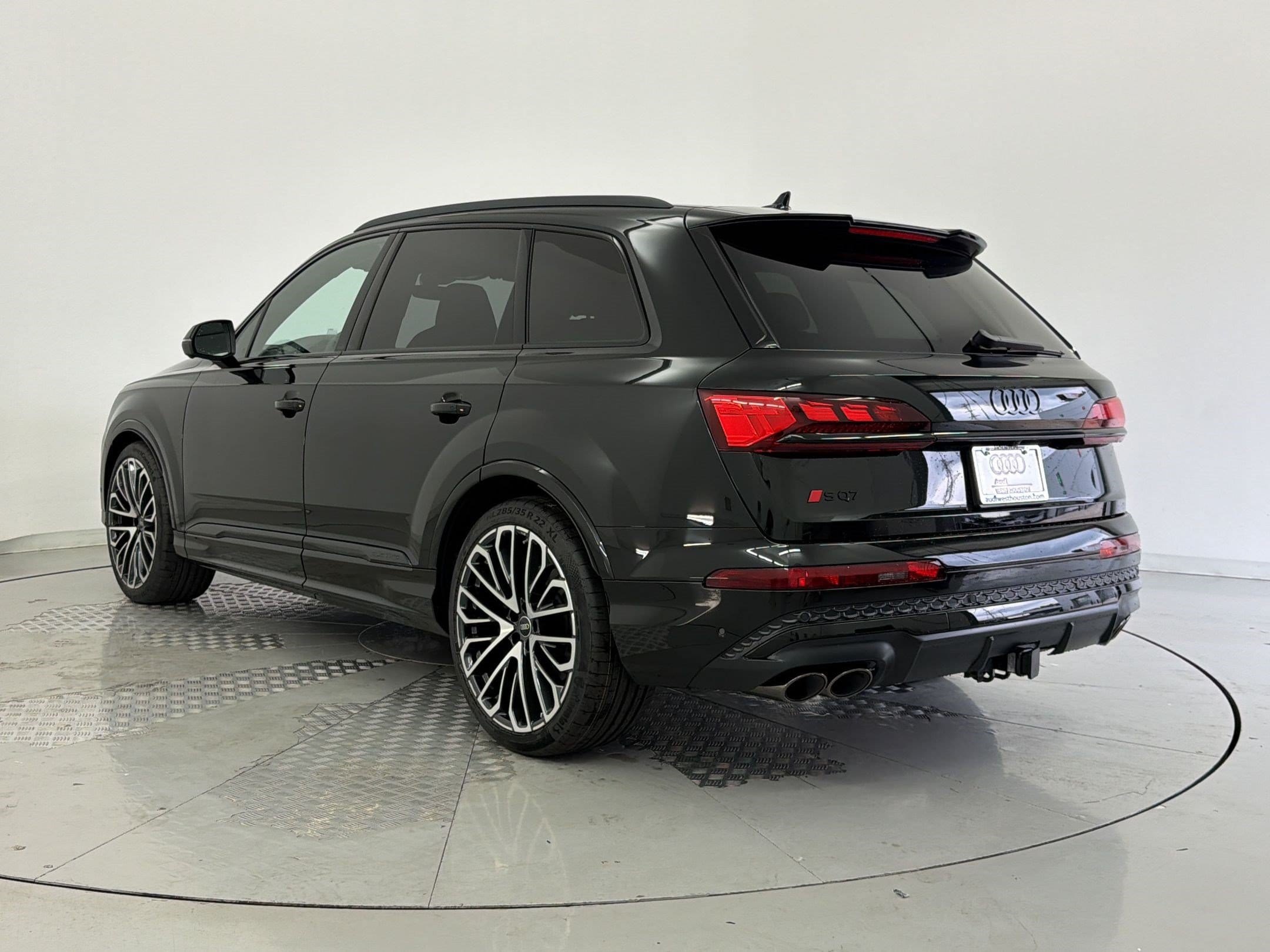 SQ7 Prestige SUV