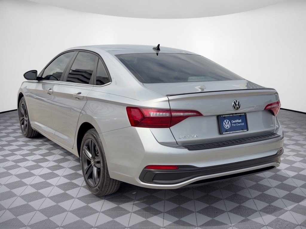 Used 2024 Volkswagen Jetta SE Sedan