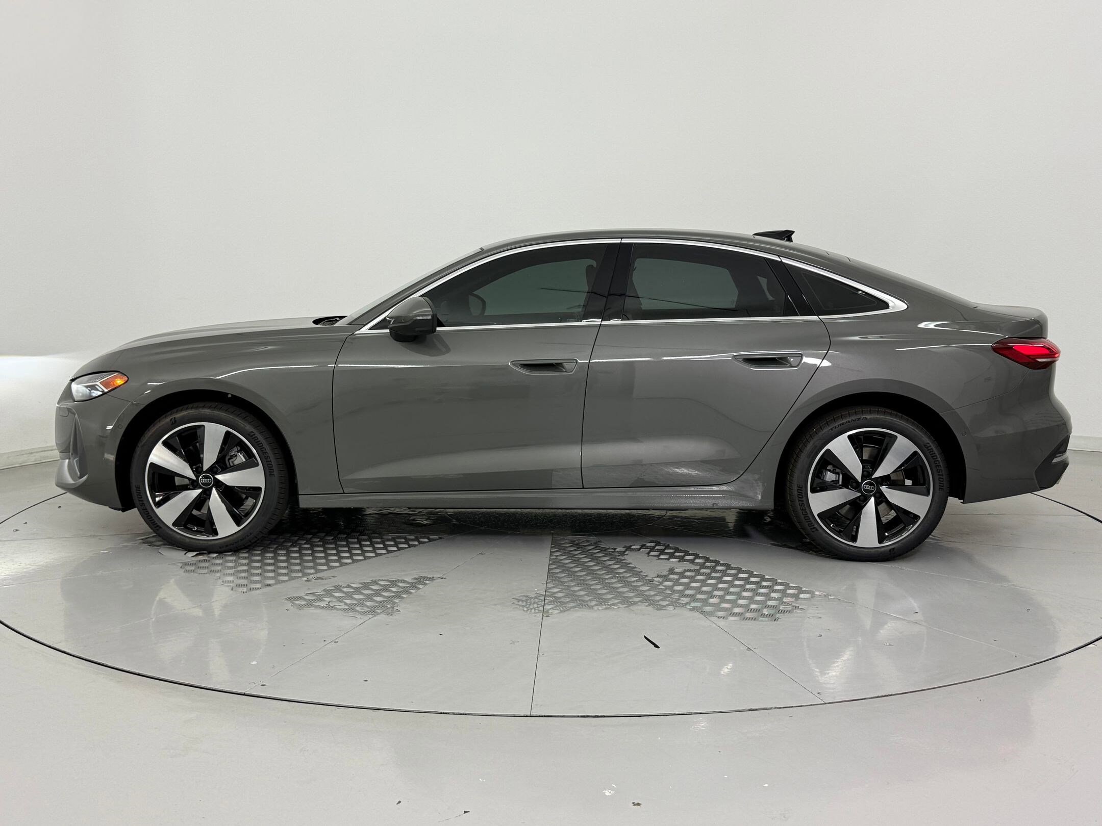 2025 Audi A5 2.0T Premium Plus photo 2