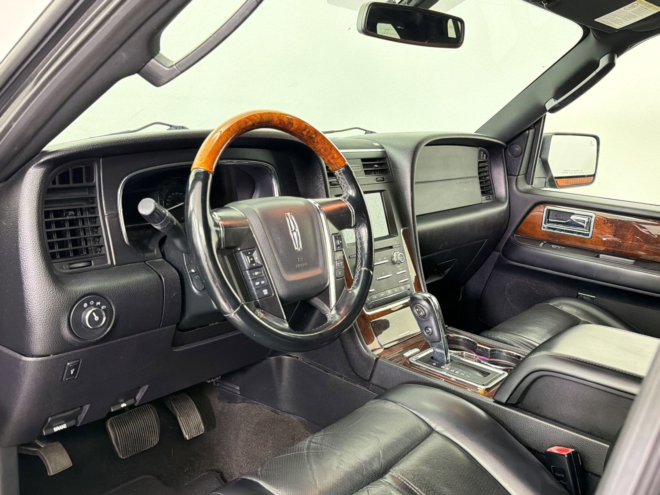 Navigator Select SUV