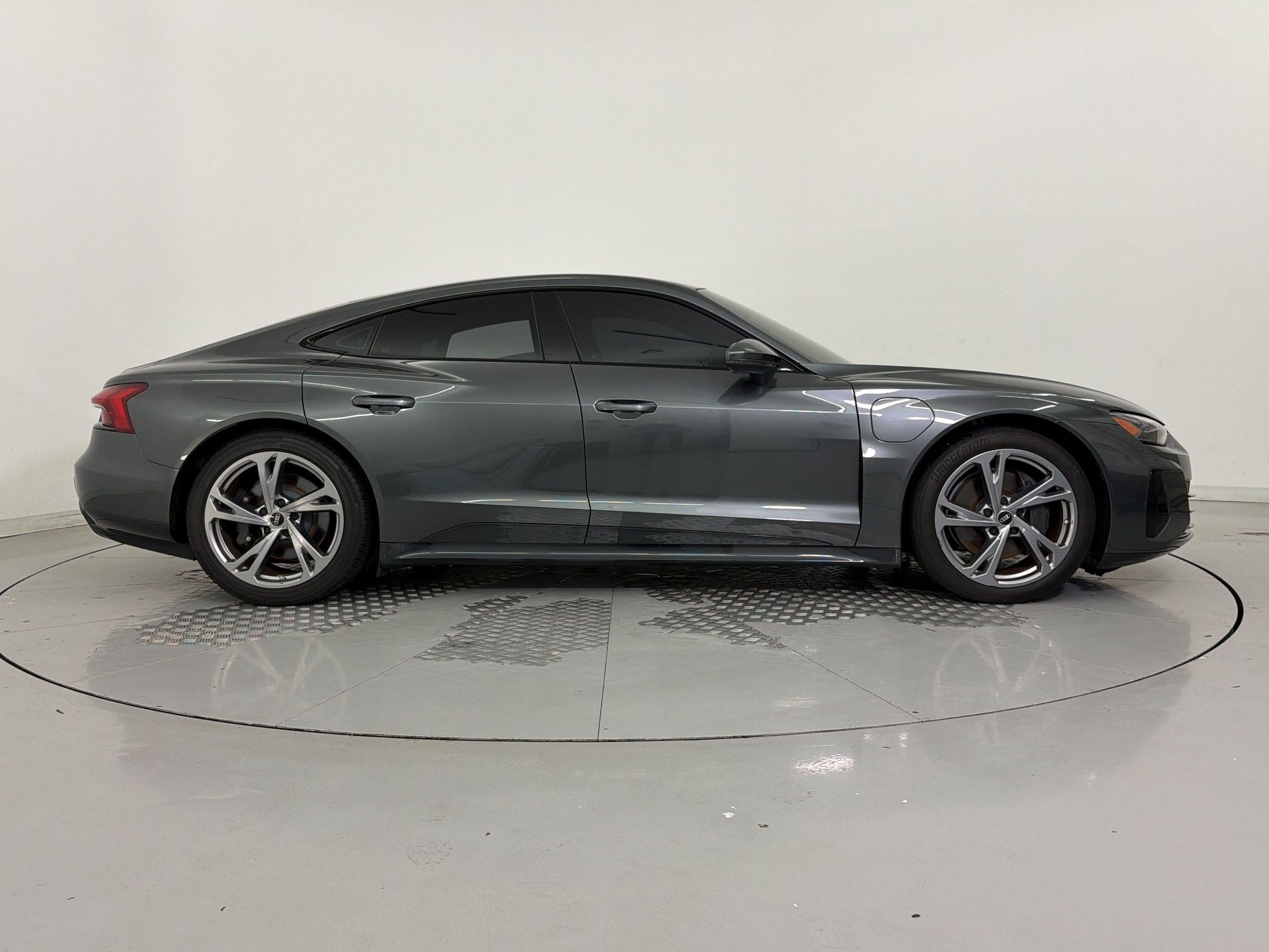 E-tron GT Premium Plus Sedan