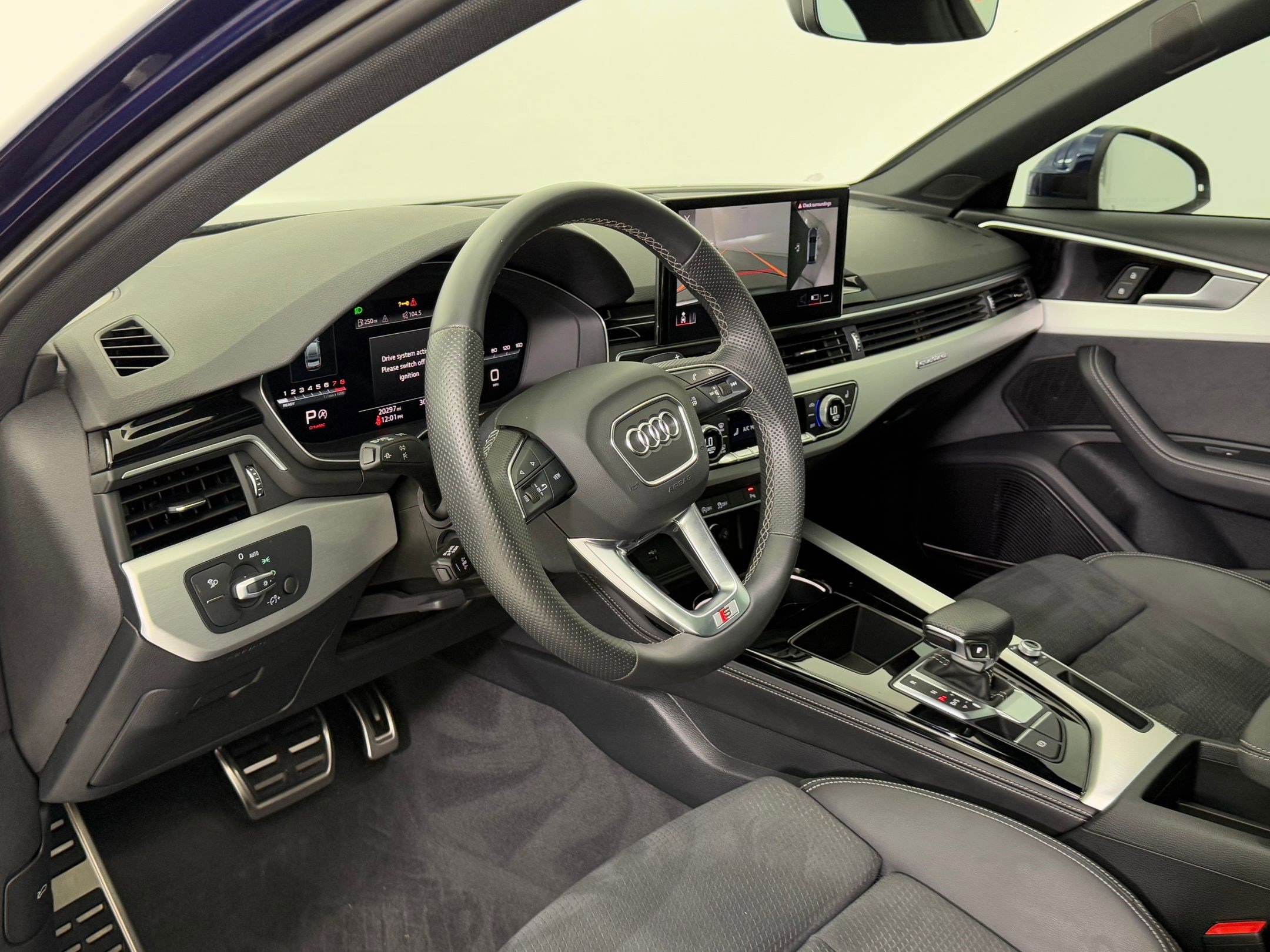 2022 Audi A4 S line Quattro Premium Plus photo 4