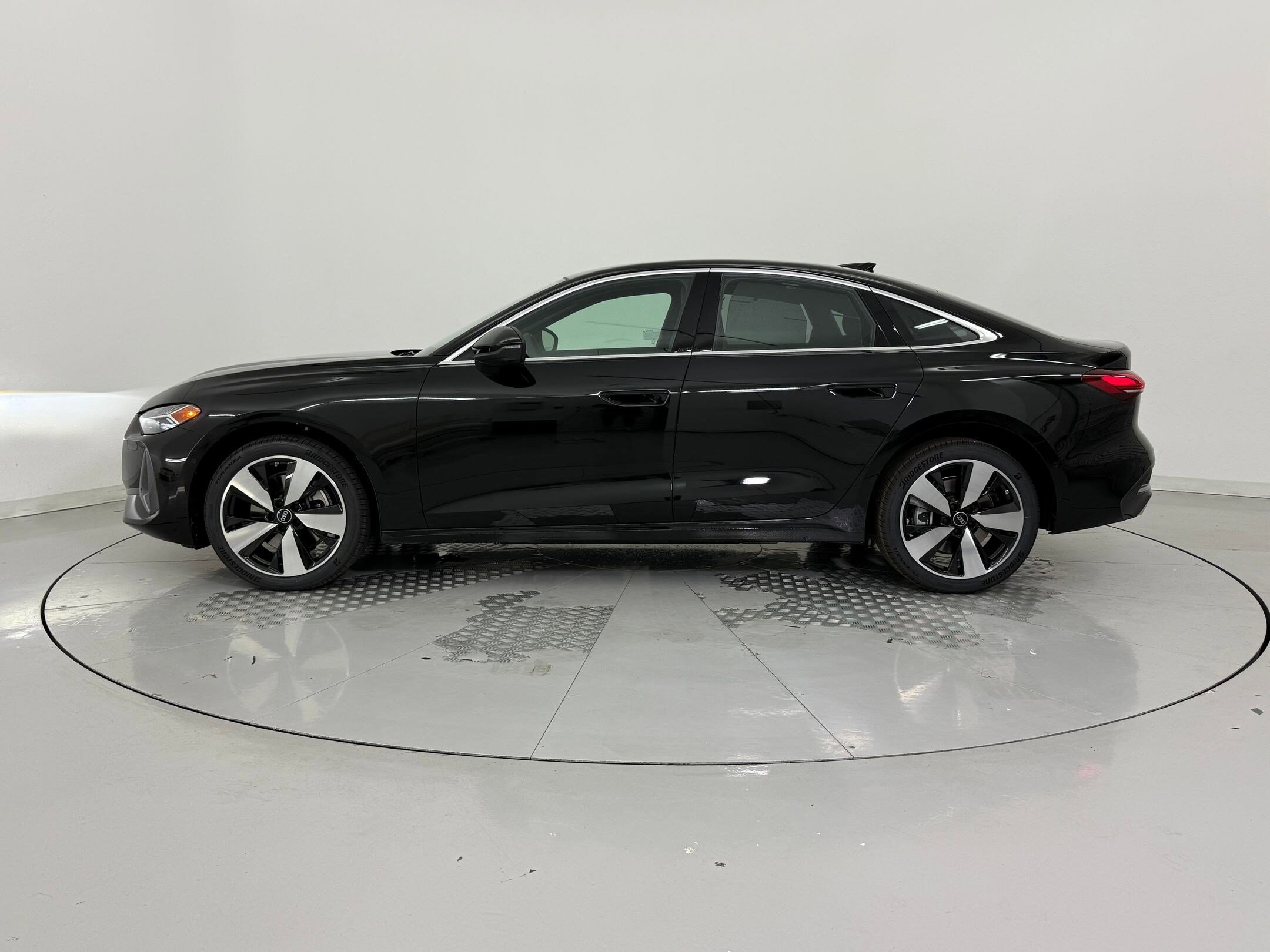 2025 Audi A5 2.0T Premium Plus photo 2