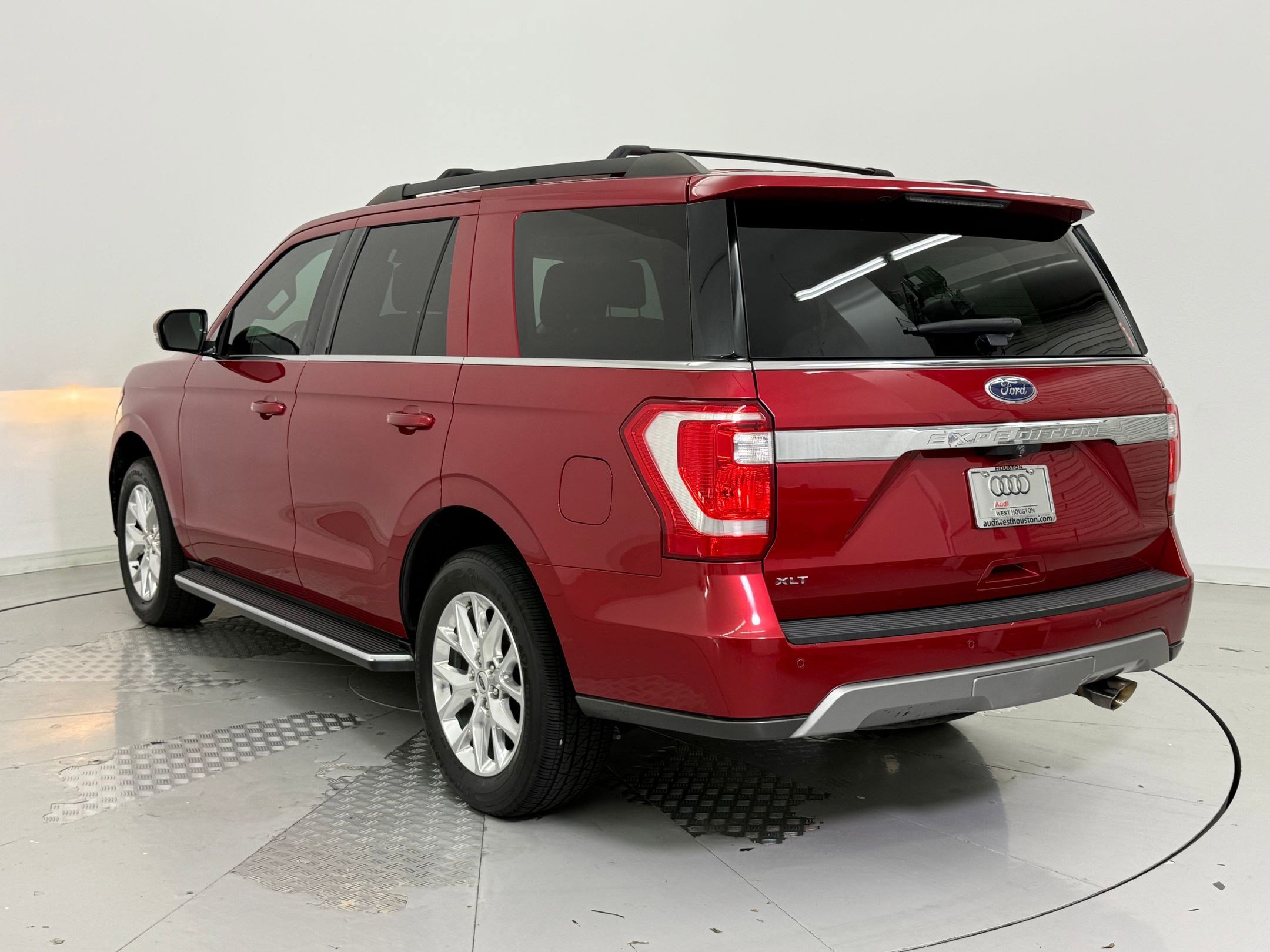 2020 Ford Expedition XLT photo 3