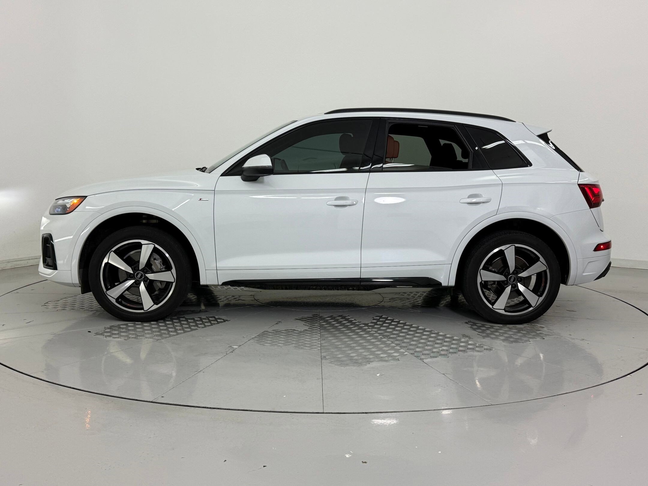 2023 Audi Q5 S line Premium Plus photo 2