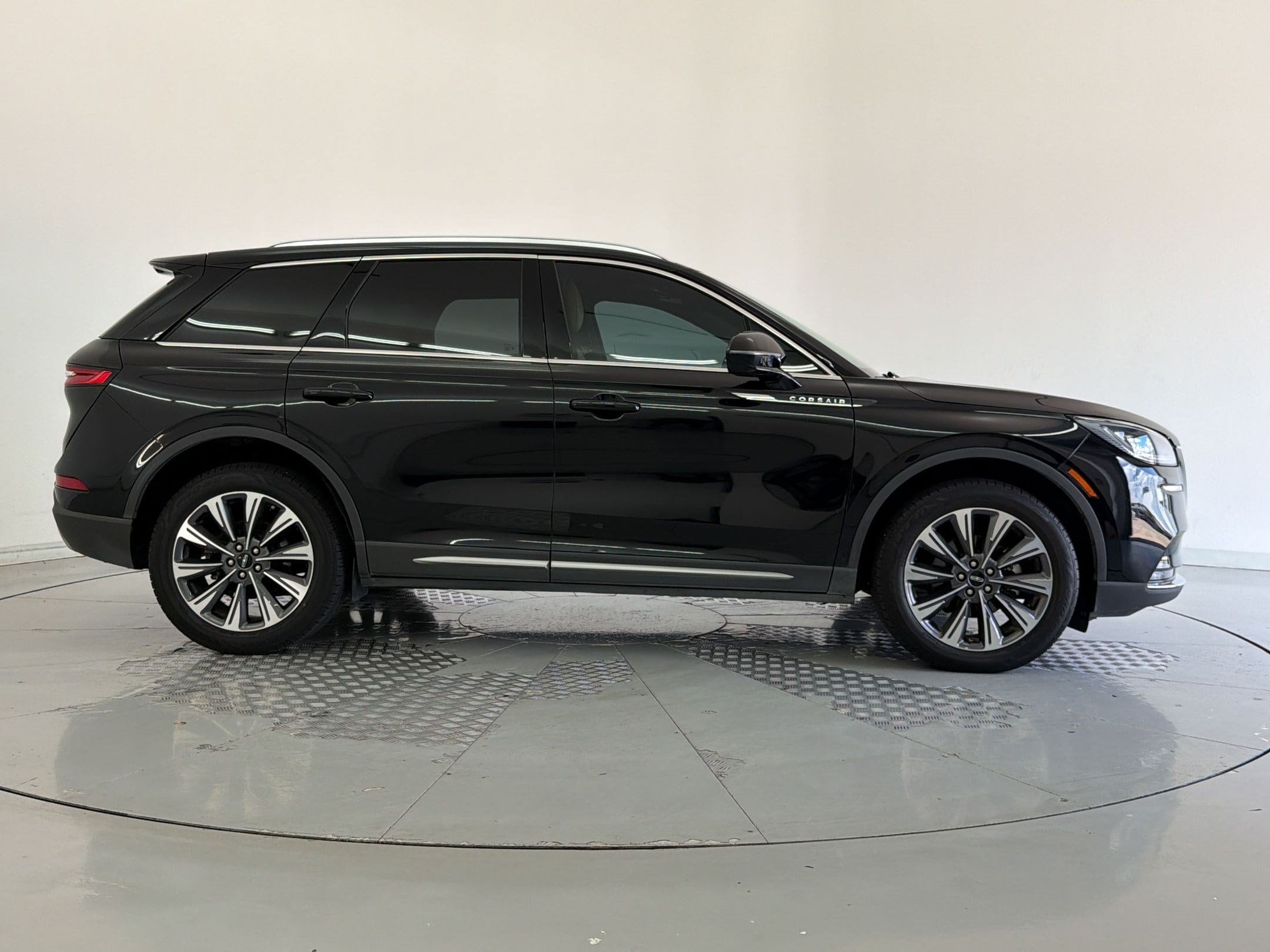 Corsair Reserve SUV