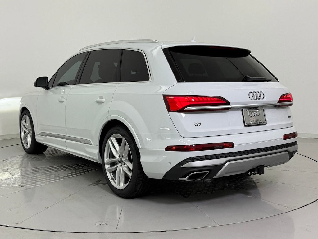 New 2025 Audi Q7 55 Premium Plus SUV