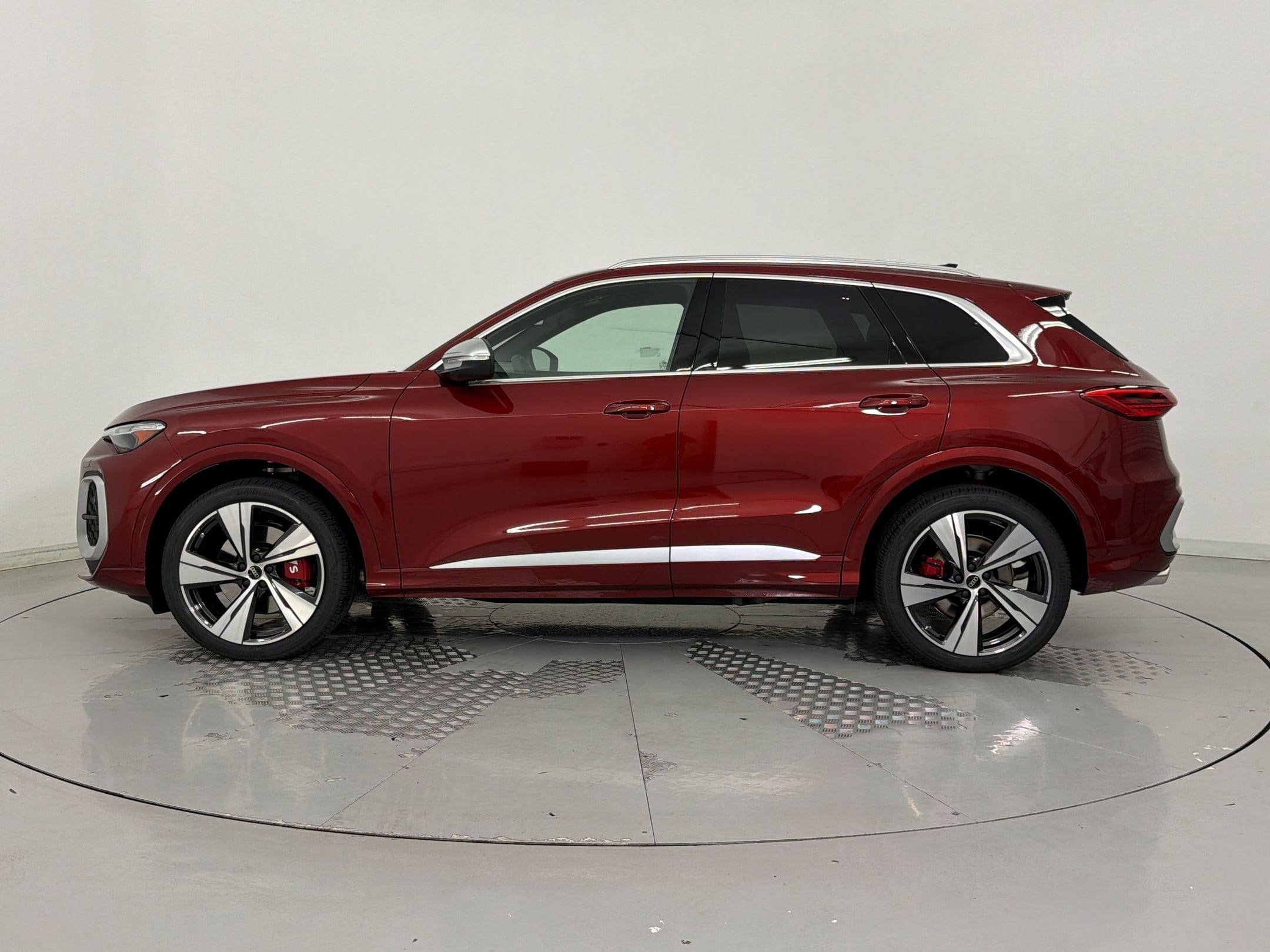 SQ5 Premium Plus SUV