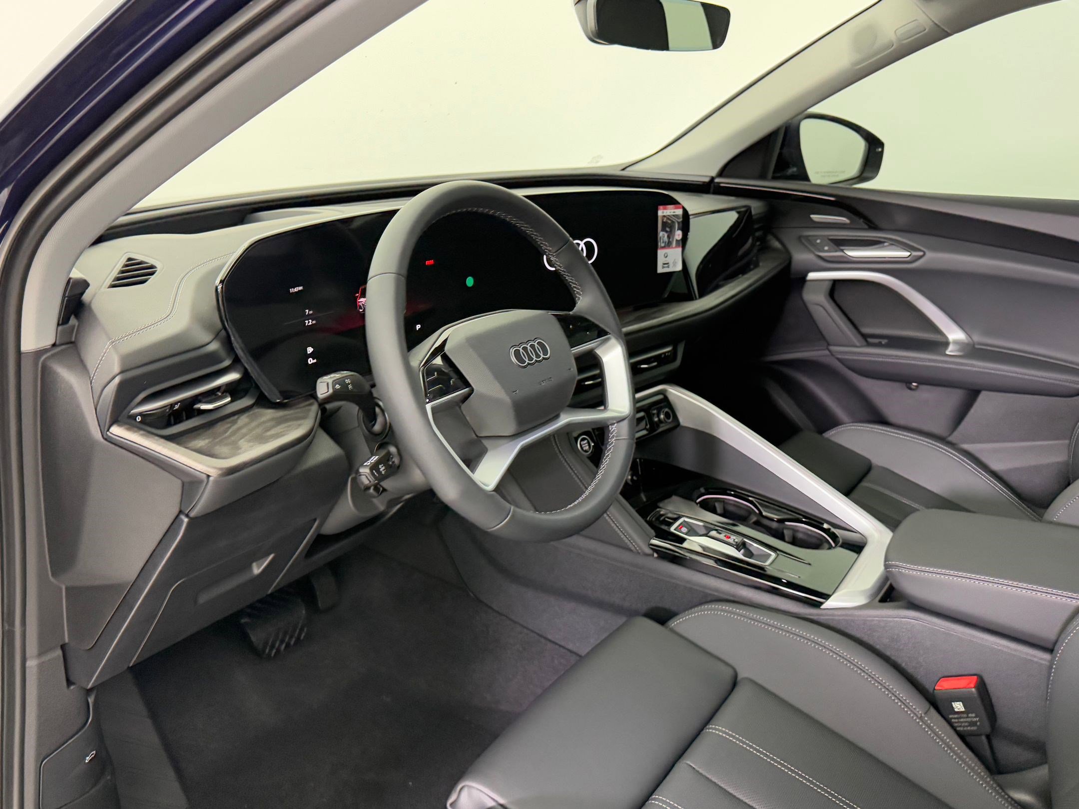 2025 Audi Q5 2.0T Premium Plus photo 4