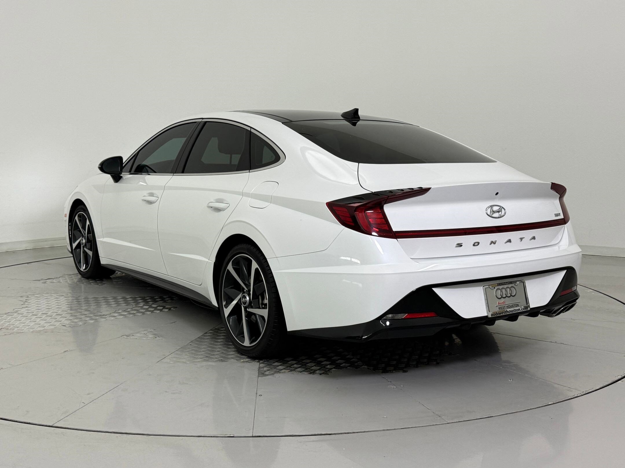 2023 Hyundai Sonata SEL Plus photo 3