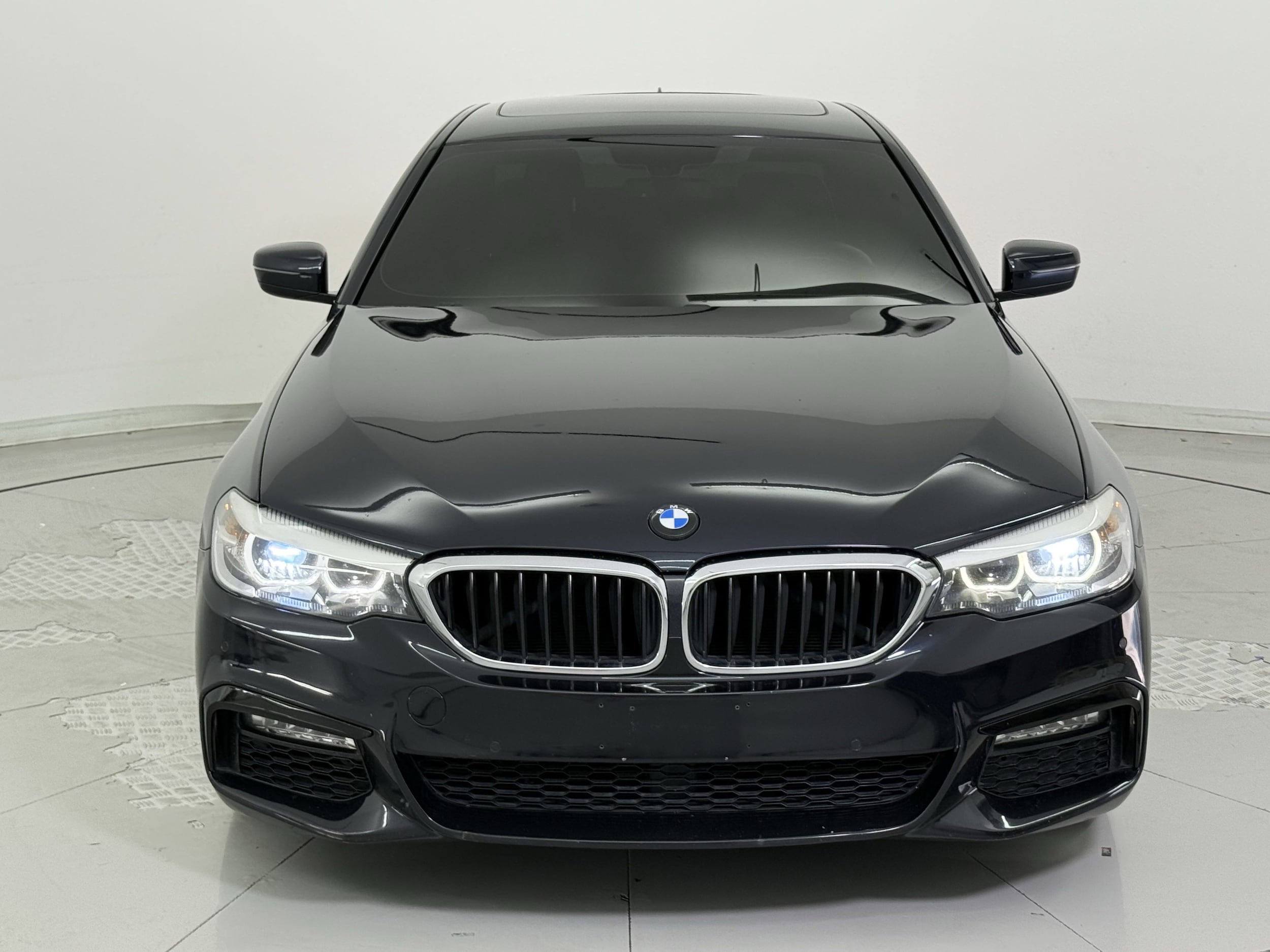 Used 2017 BMW 5 Series 530i with VIN WBAJA5C38HG455960 for sale in Houston, TX