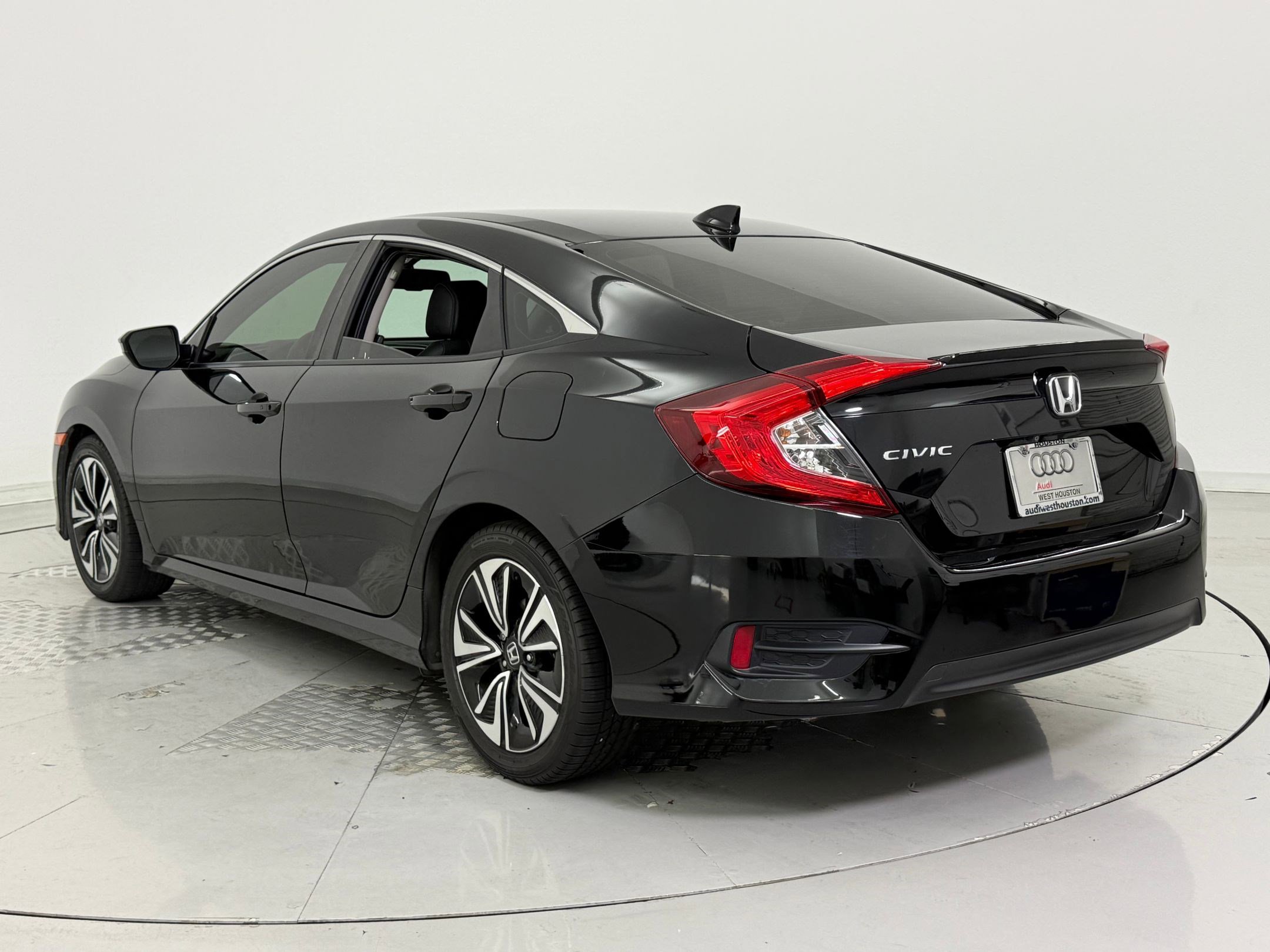 2018 Honda Civic EX-L photo 3