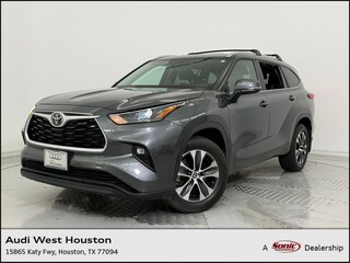 Used 2023 Toyota Highlander XLE SUV for sale in Houston