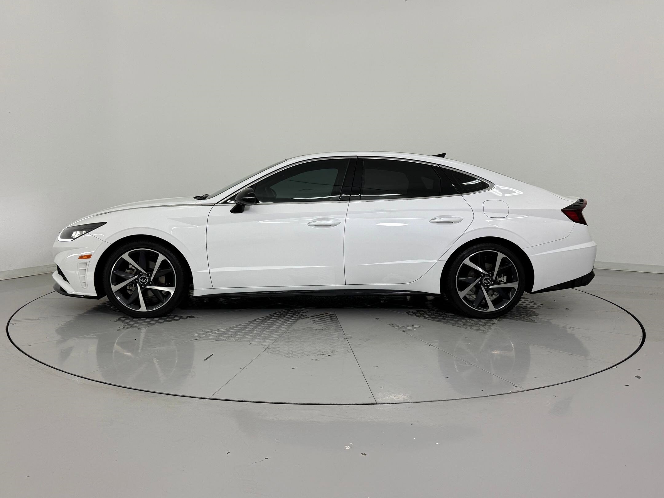 2023 Hyundai Sonata SEL Plus photo 2