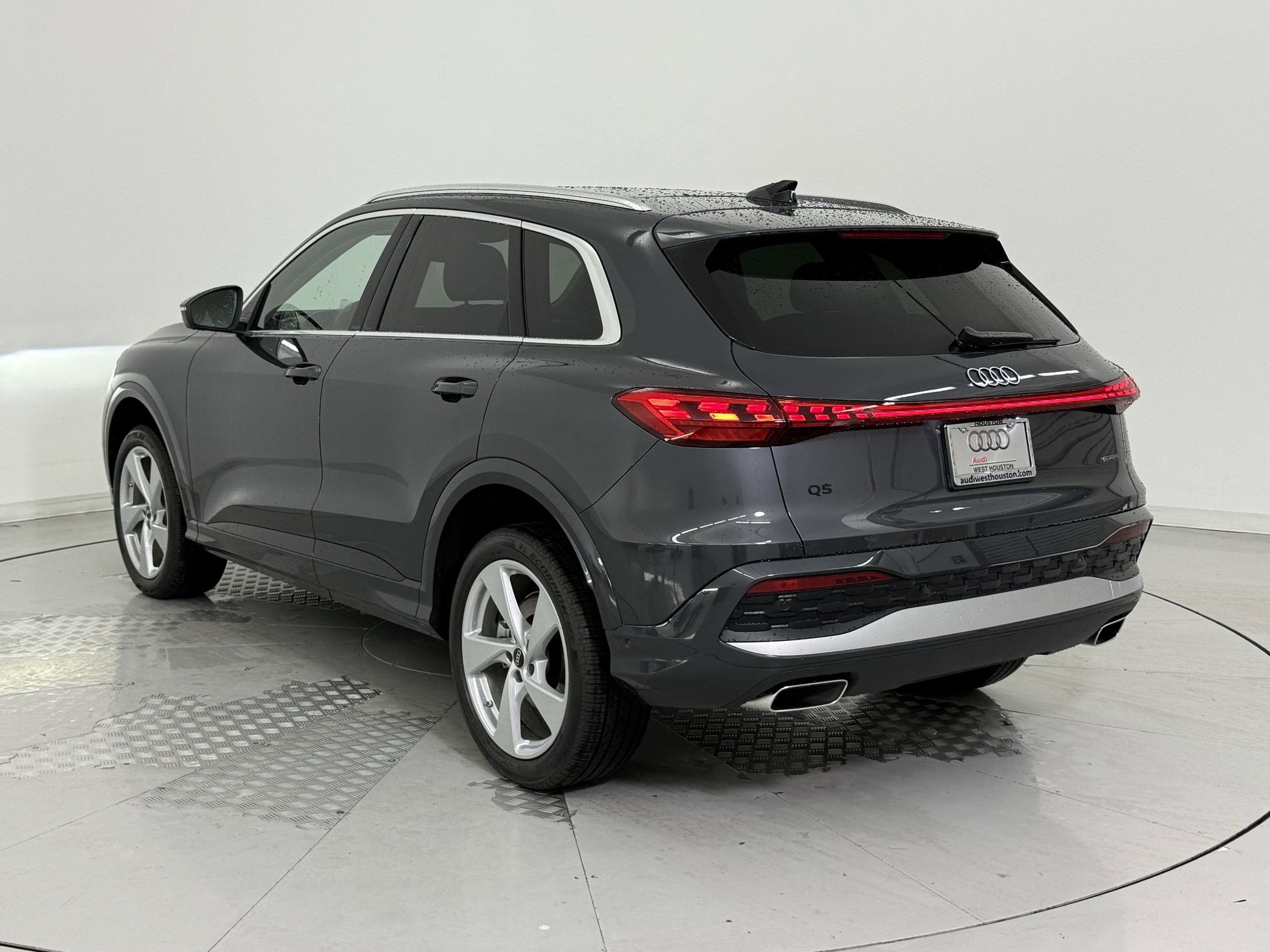 2025 Audi Q5 2.0T Premium Plus photo 3