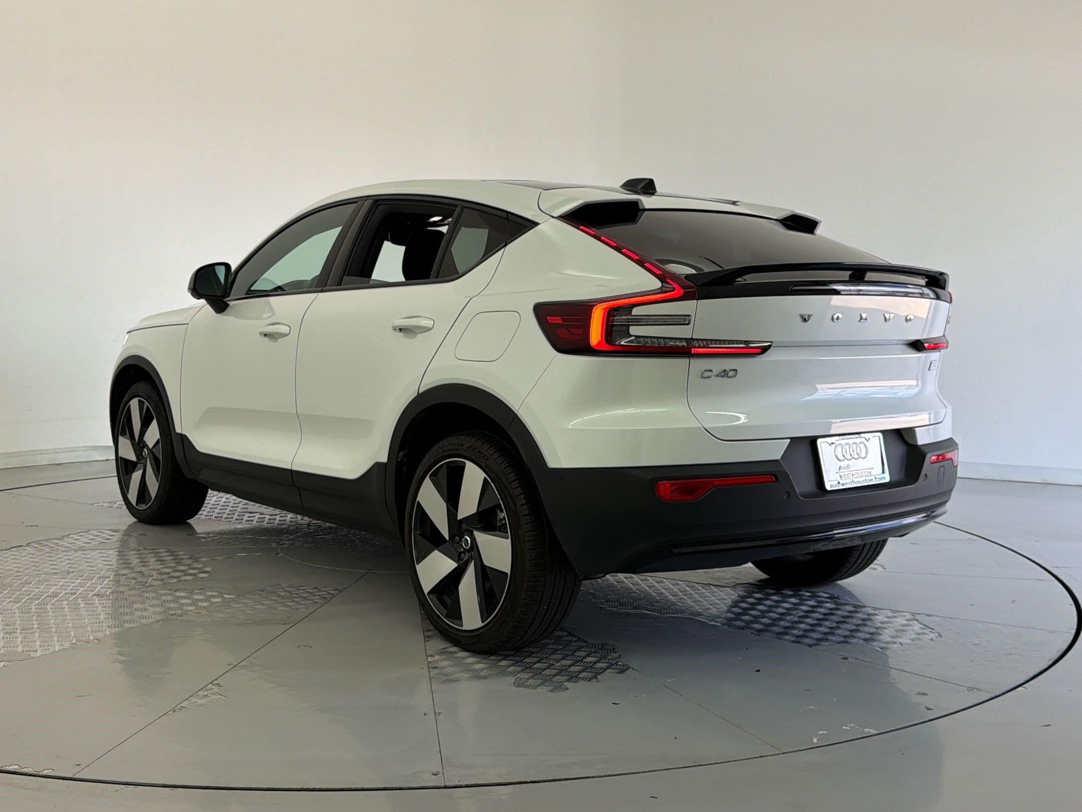 C40 Recharge Pure Electric Ultimate SUV
