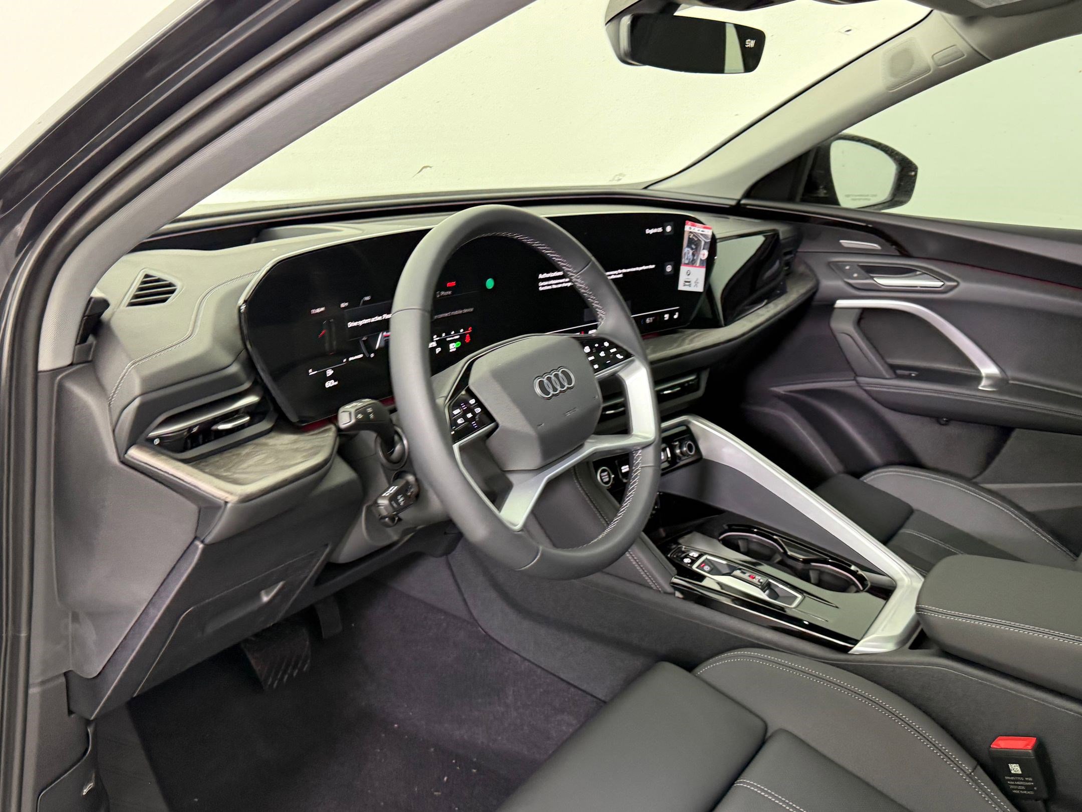 2025 Audi Q5 2.0T Premium Plus photo 4