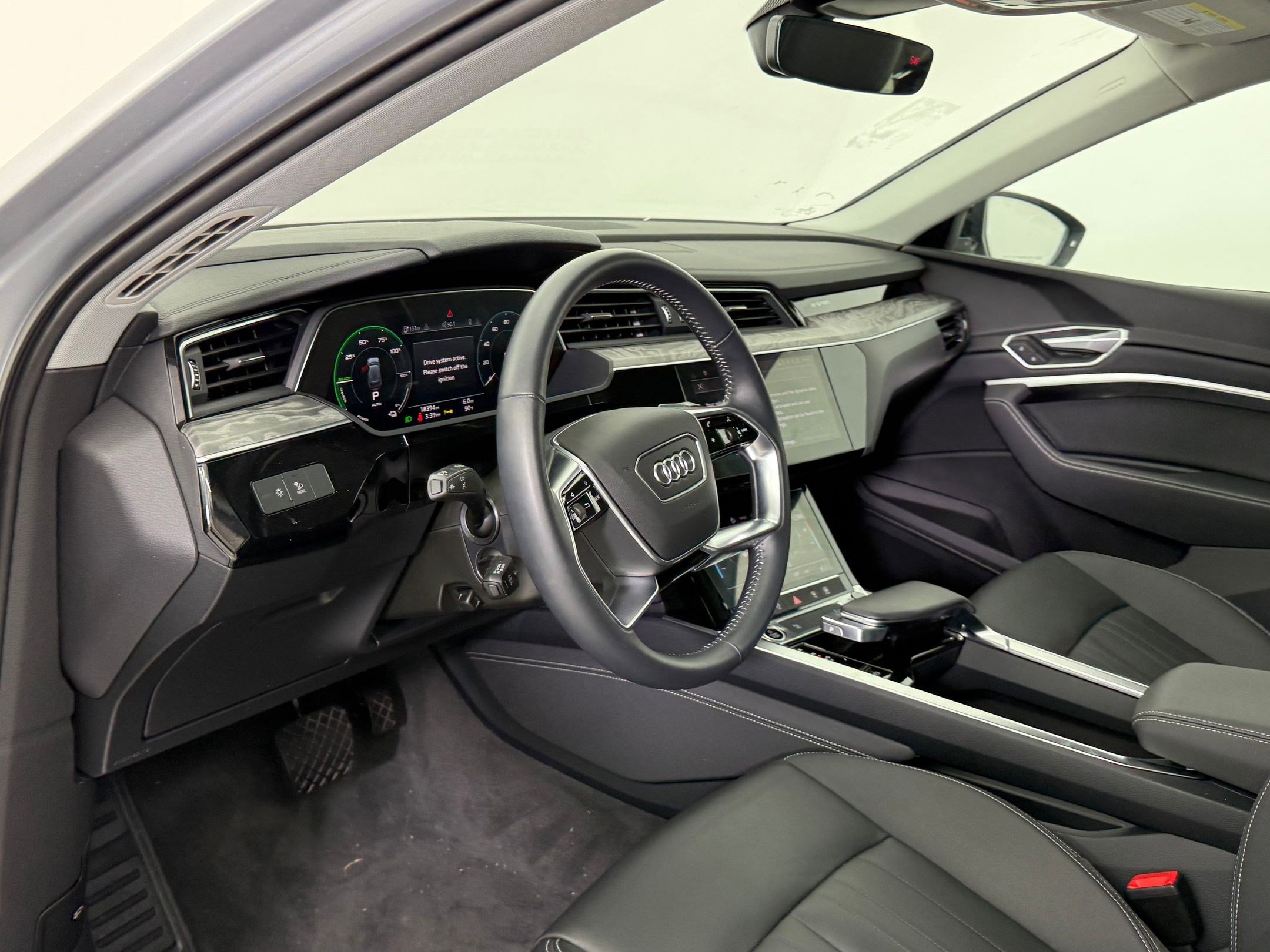 2021 Audi e-tron Premium photo 3