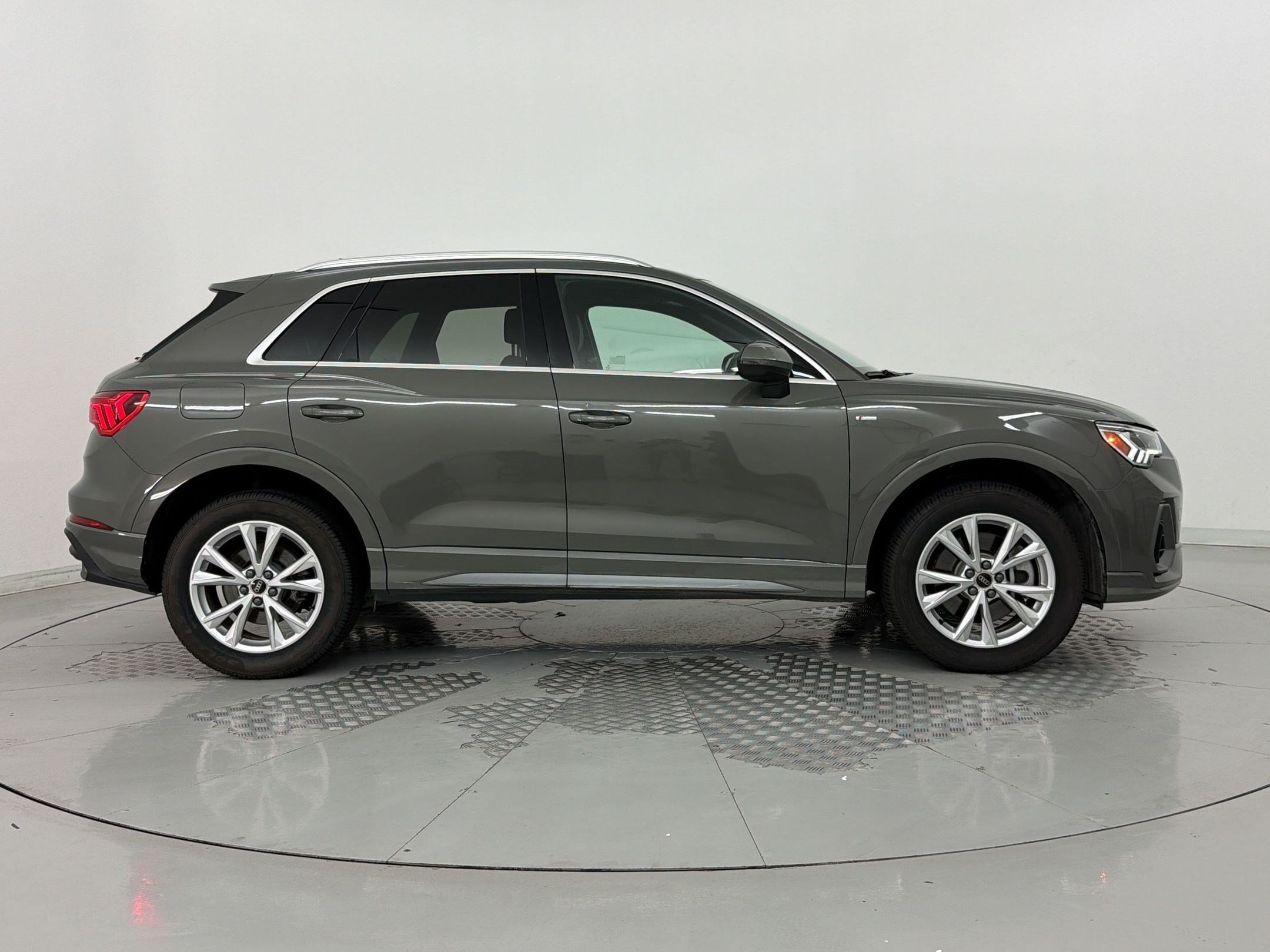 Q3 S Line Premium SUV