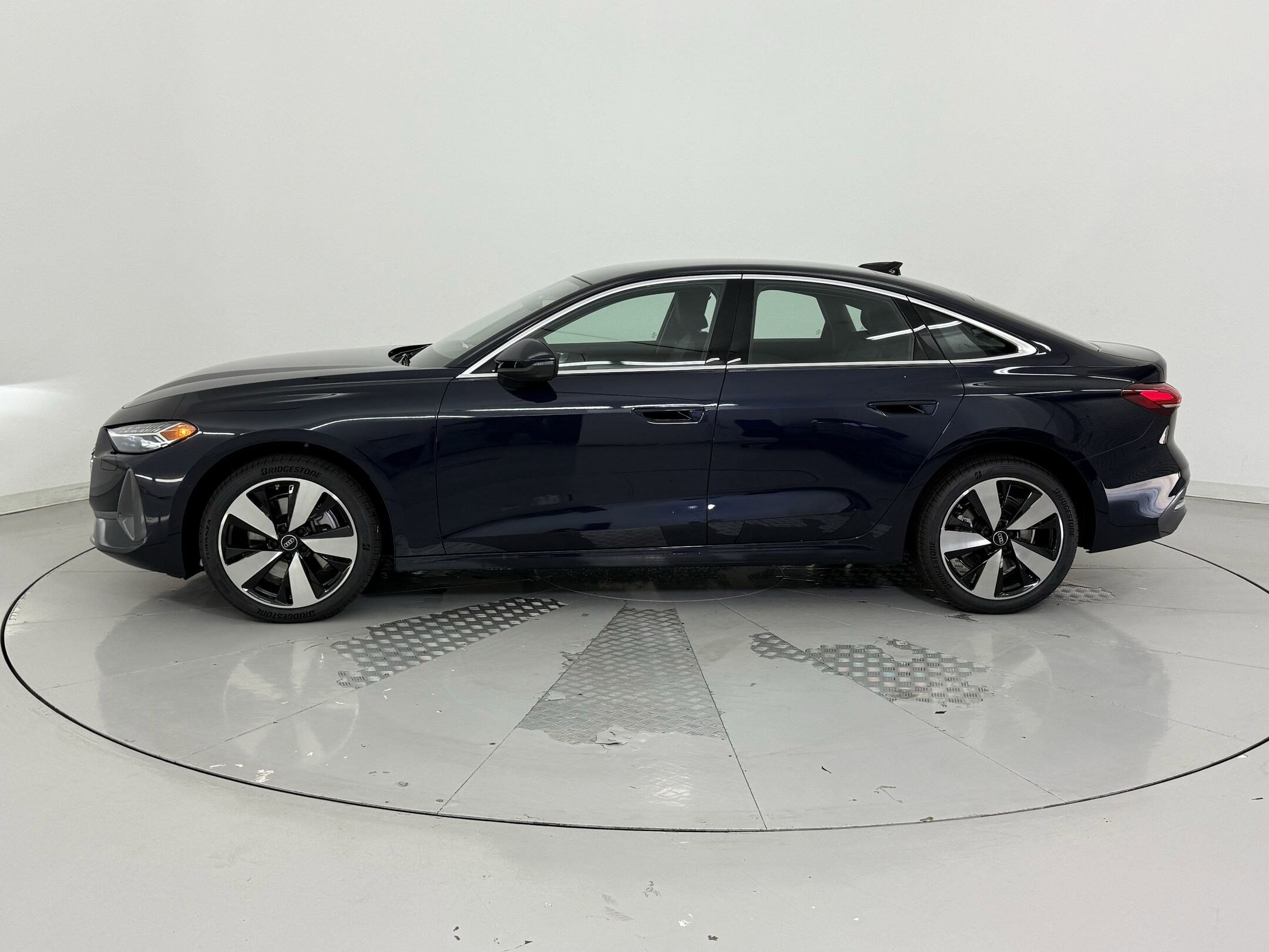 2025 Audi A5 2.0T Premium Plus photo 2