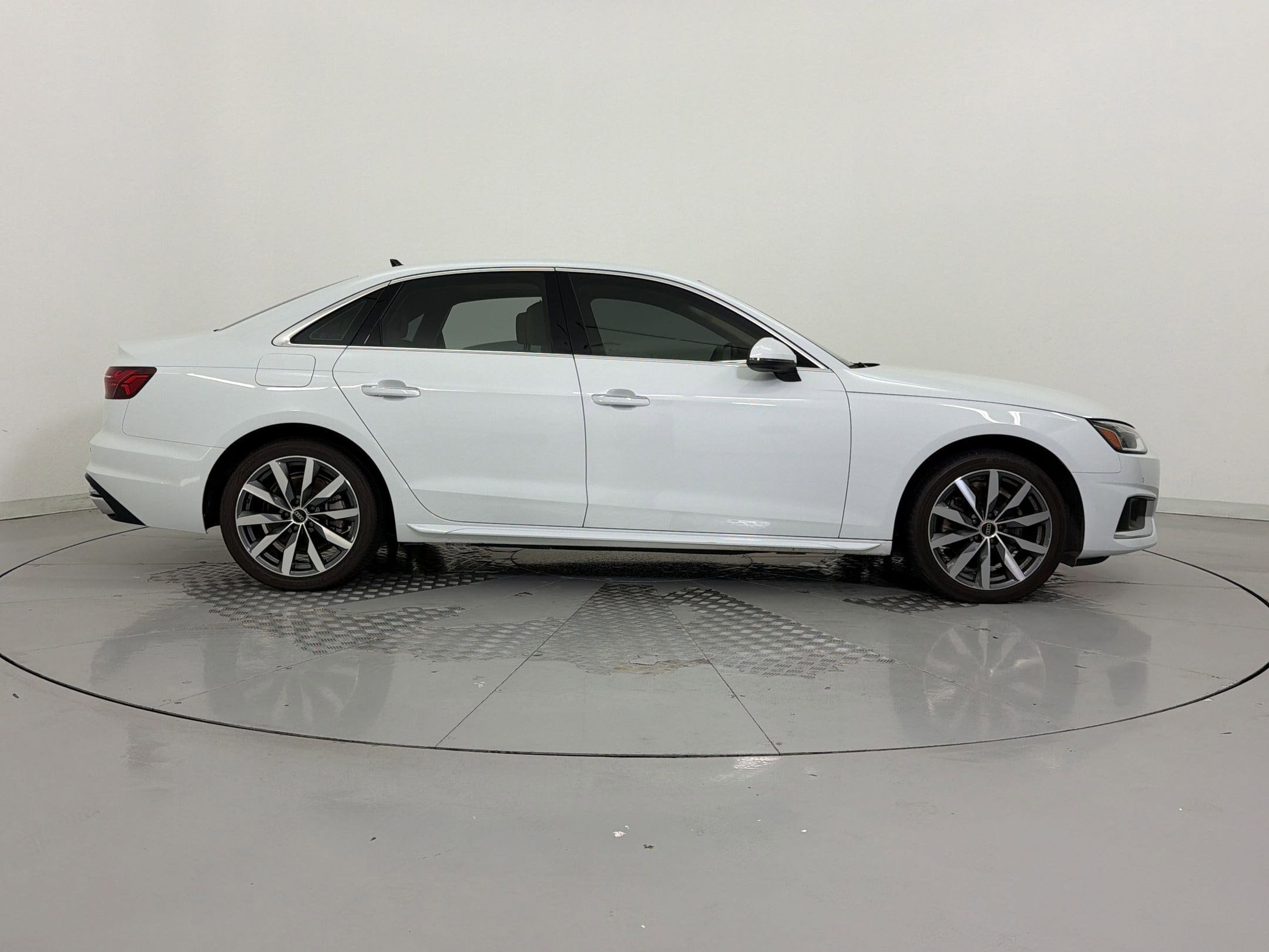 A4 Sedan Premium Plus Sedan