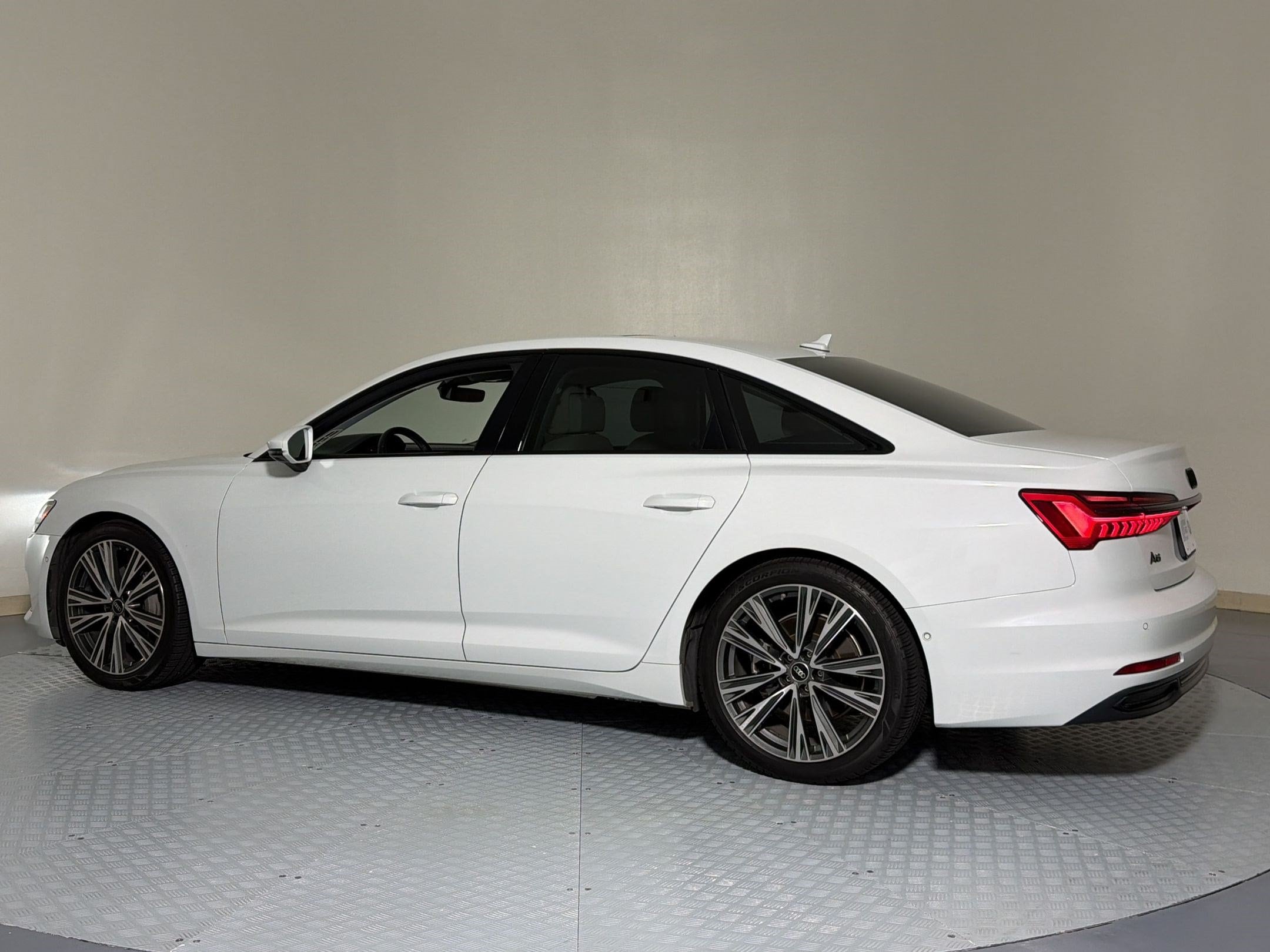 A6 Sedan Premium Plus Sedan