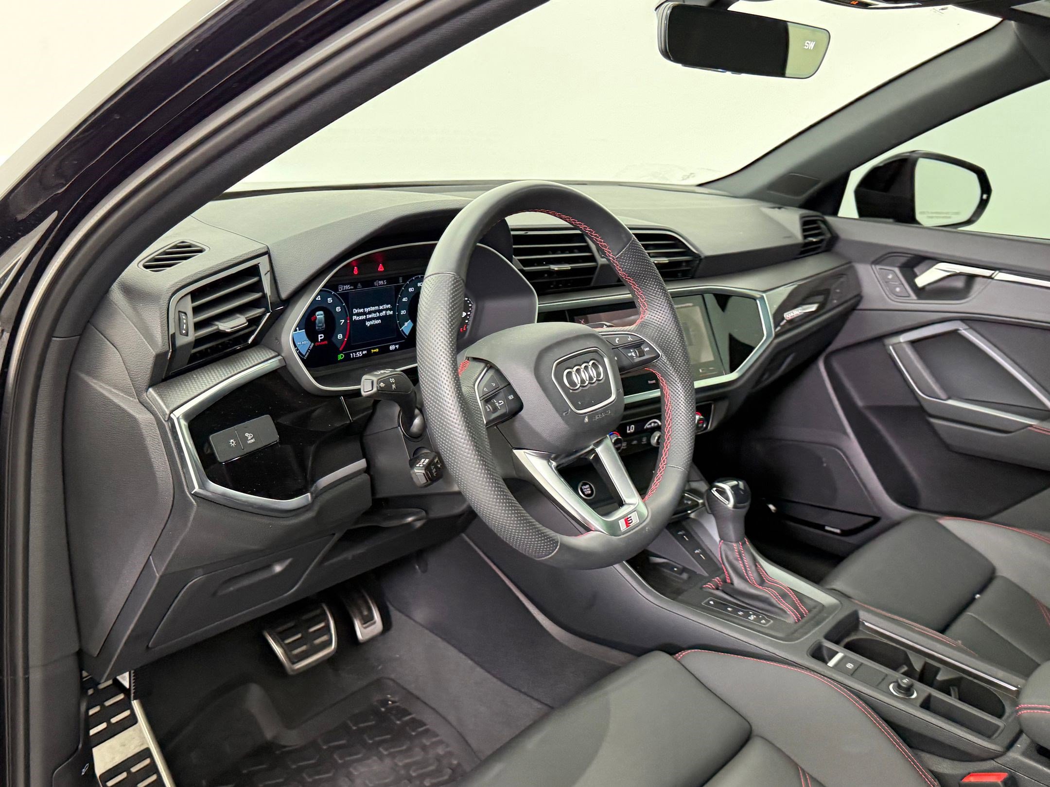 2025 Audi Q3 S line Premium Plus photo 4