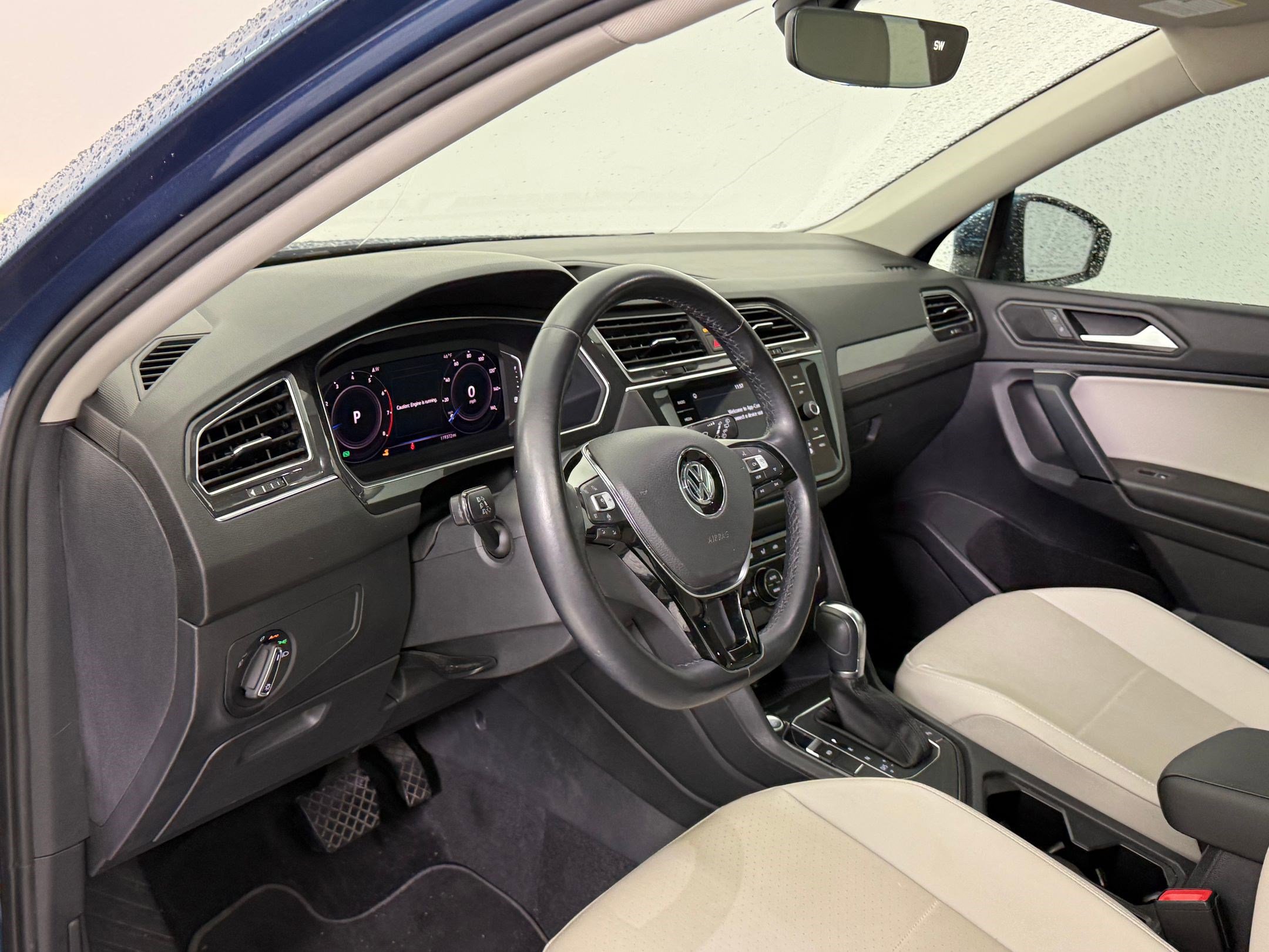 2019 Volkswagen Tiguan SEL photo 4