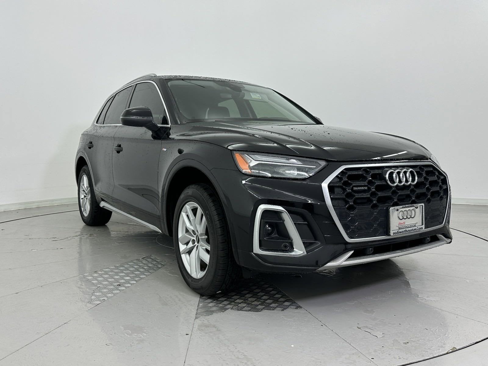 Used 2022 Audi Q5 Premium with VIN WA1GAAFY8N2123856 for sale in Houston, TX