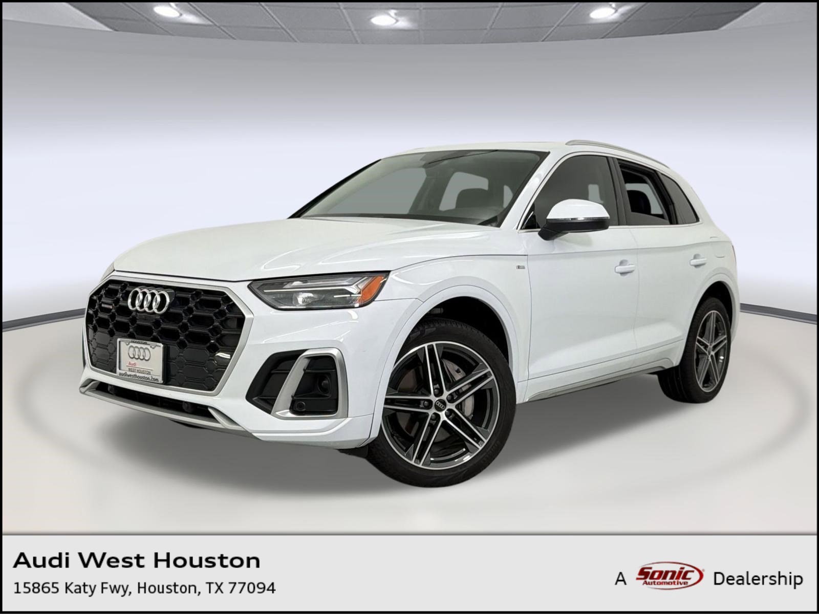 2024 Audi Q5 55 e Premium Plus's photo